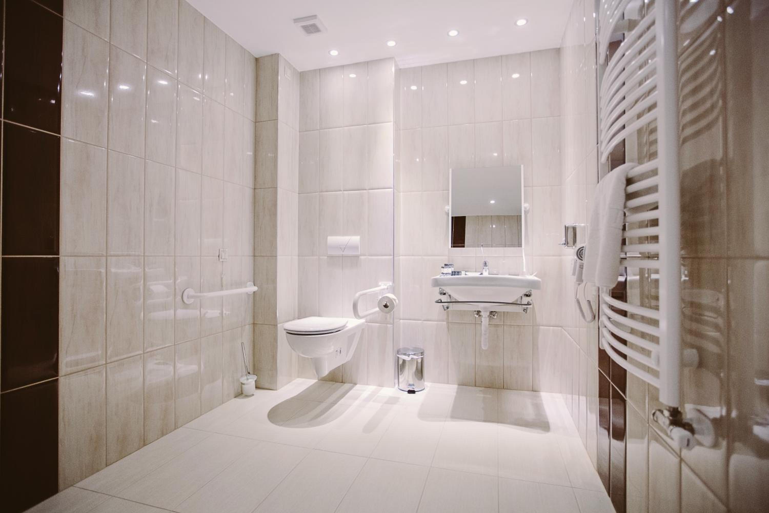 Standard Double or Twin Room - Photo 3
