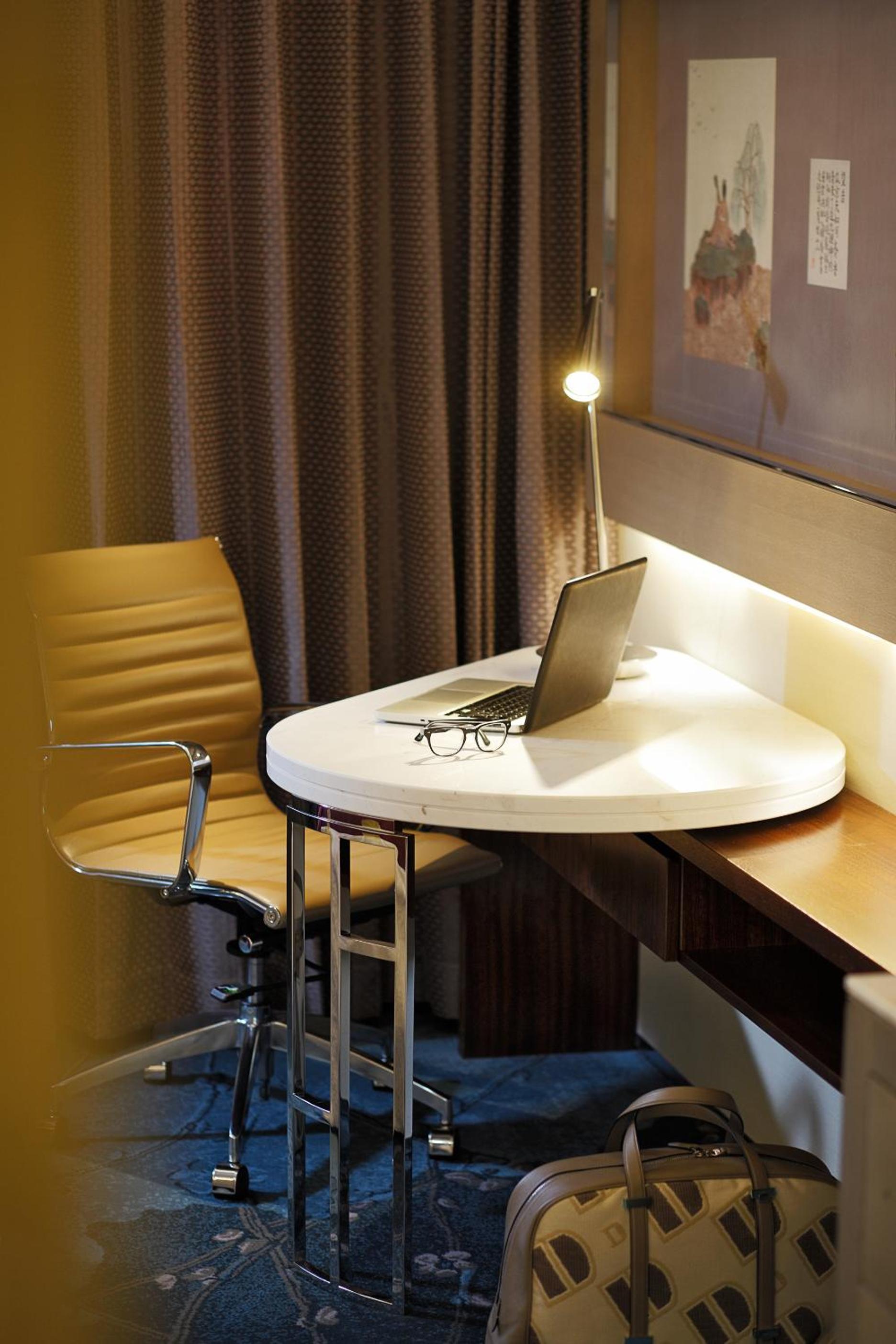 Superior King Room photo 2