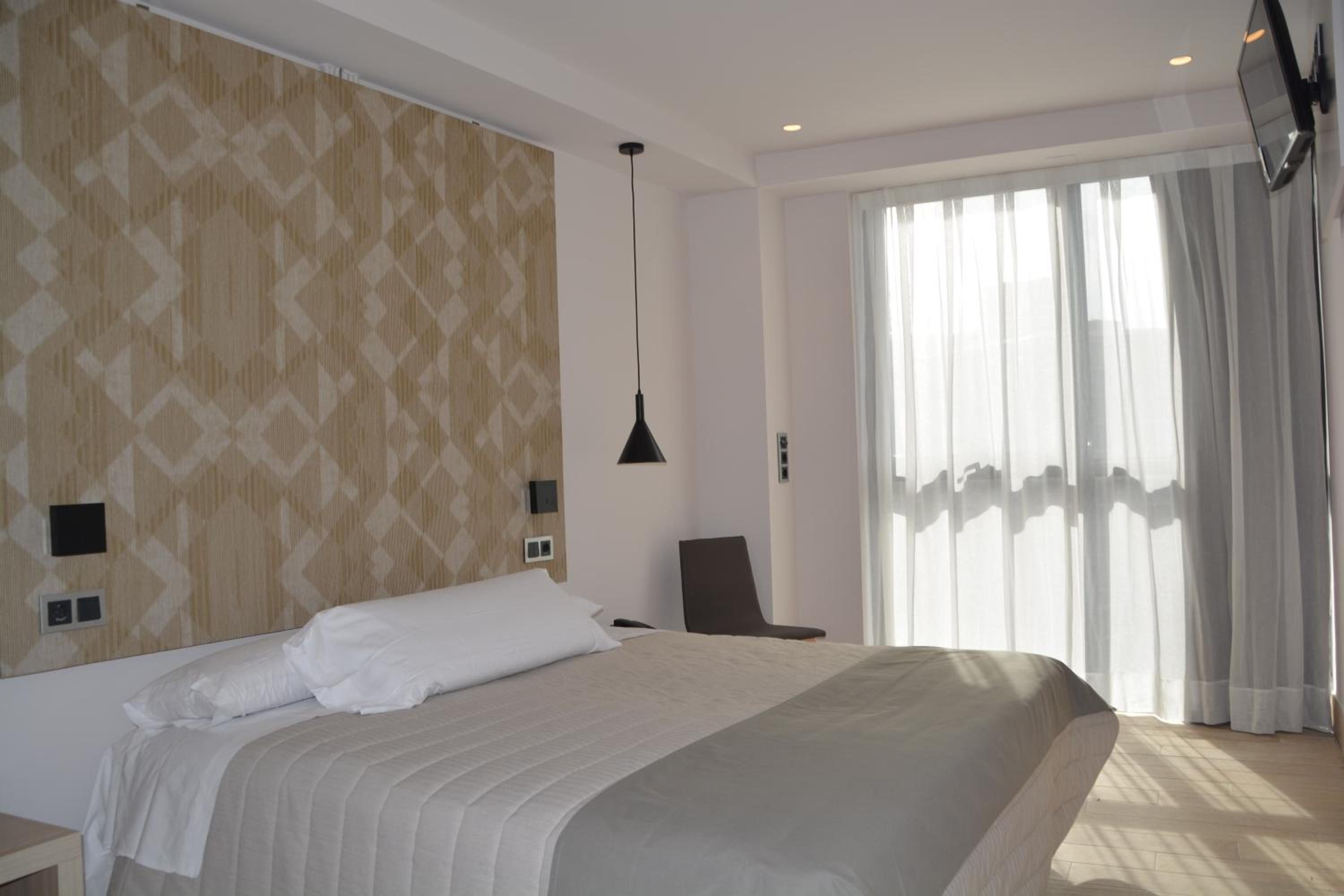 Double Room with Extra Bed photo 2
