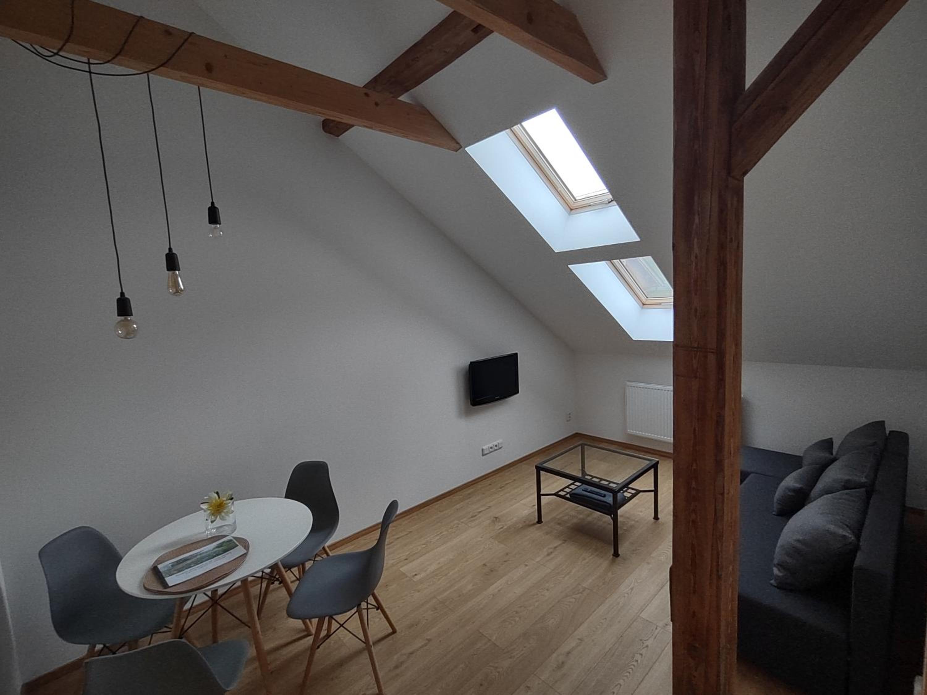 One-Bedroom Apartment photo 1