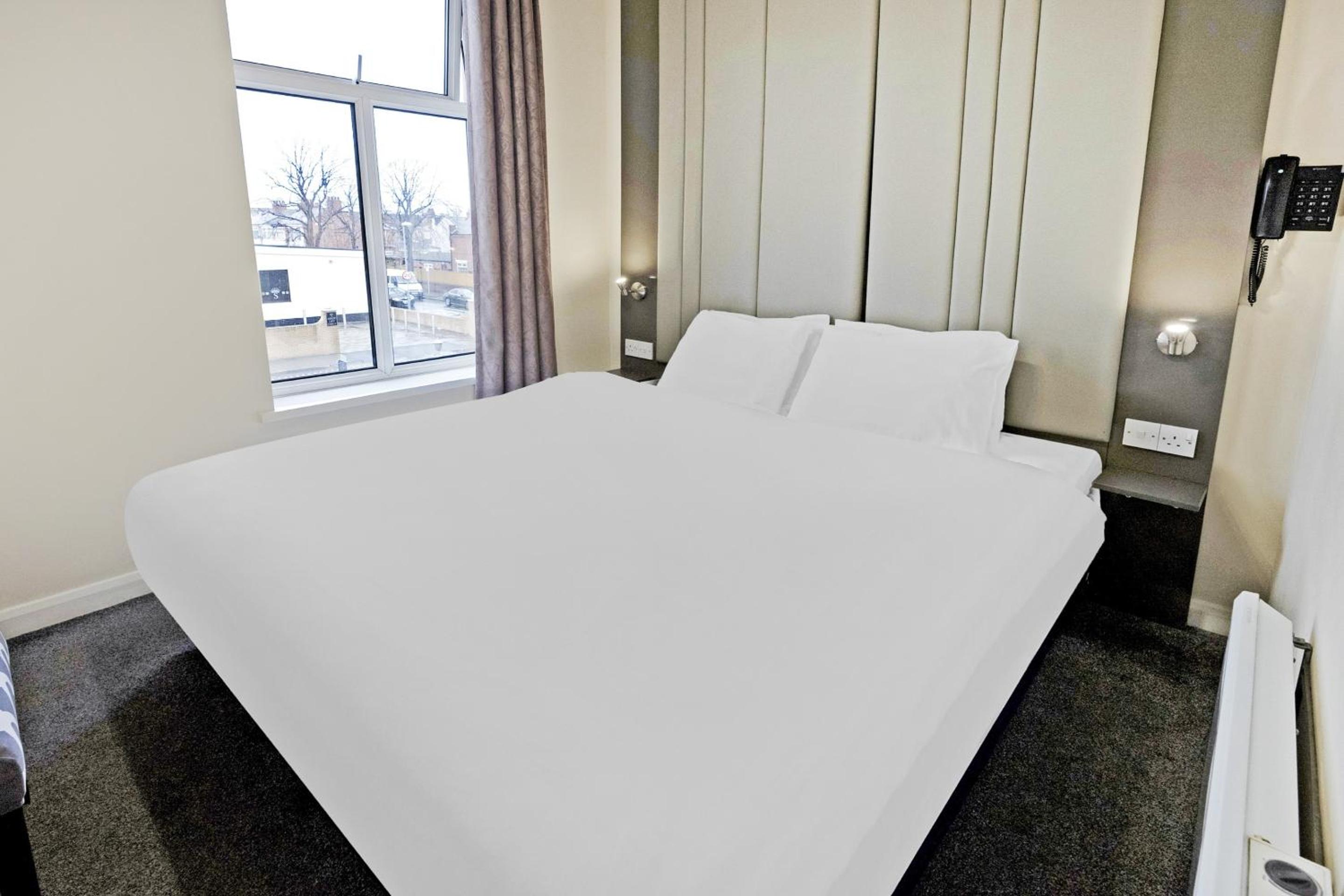 Standard Quadruple Room - Photo 4
