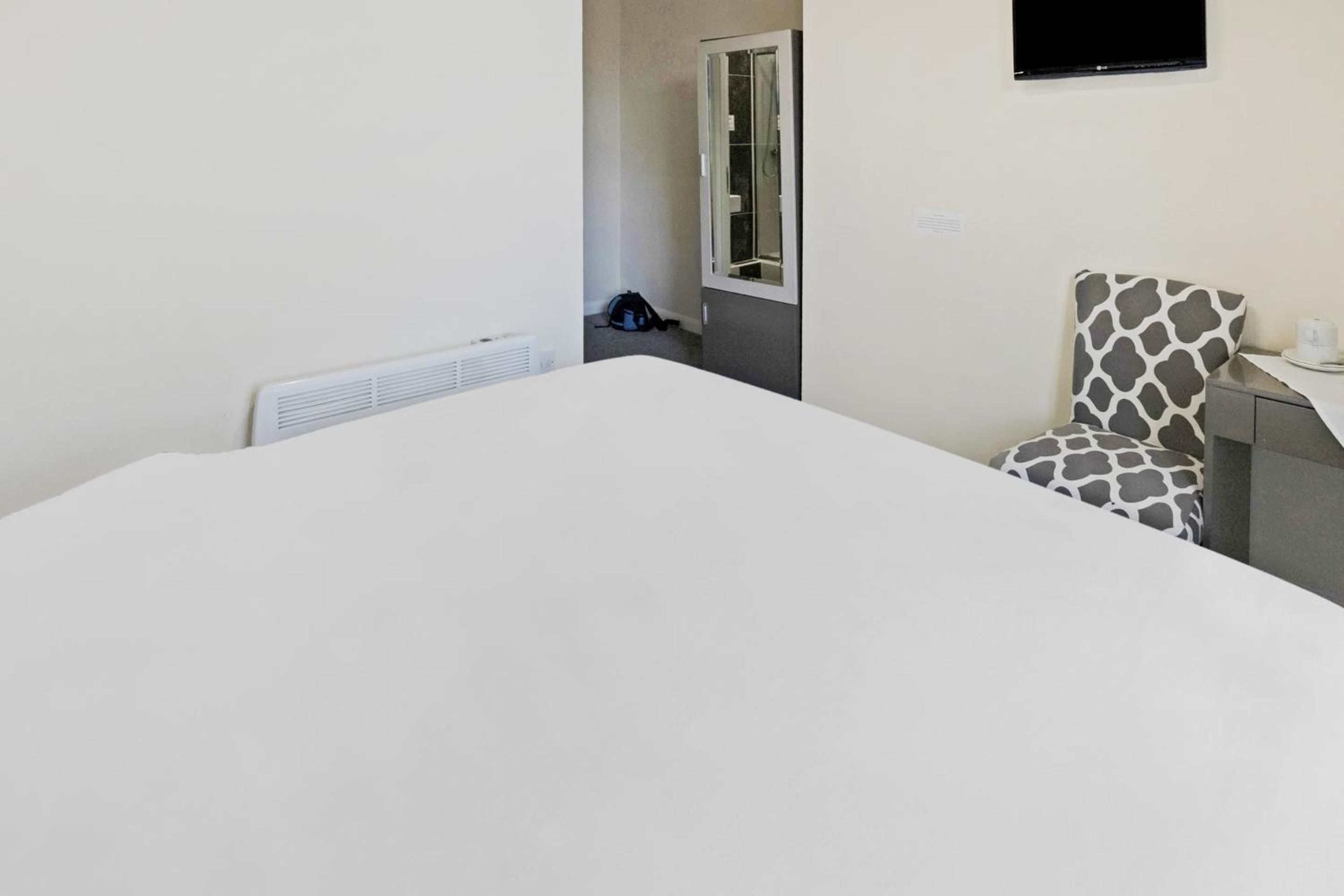 Standard Quadruple Room - Photo 6