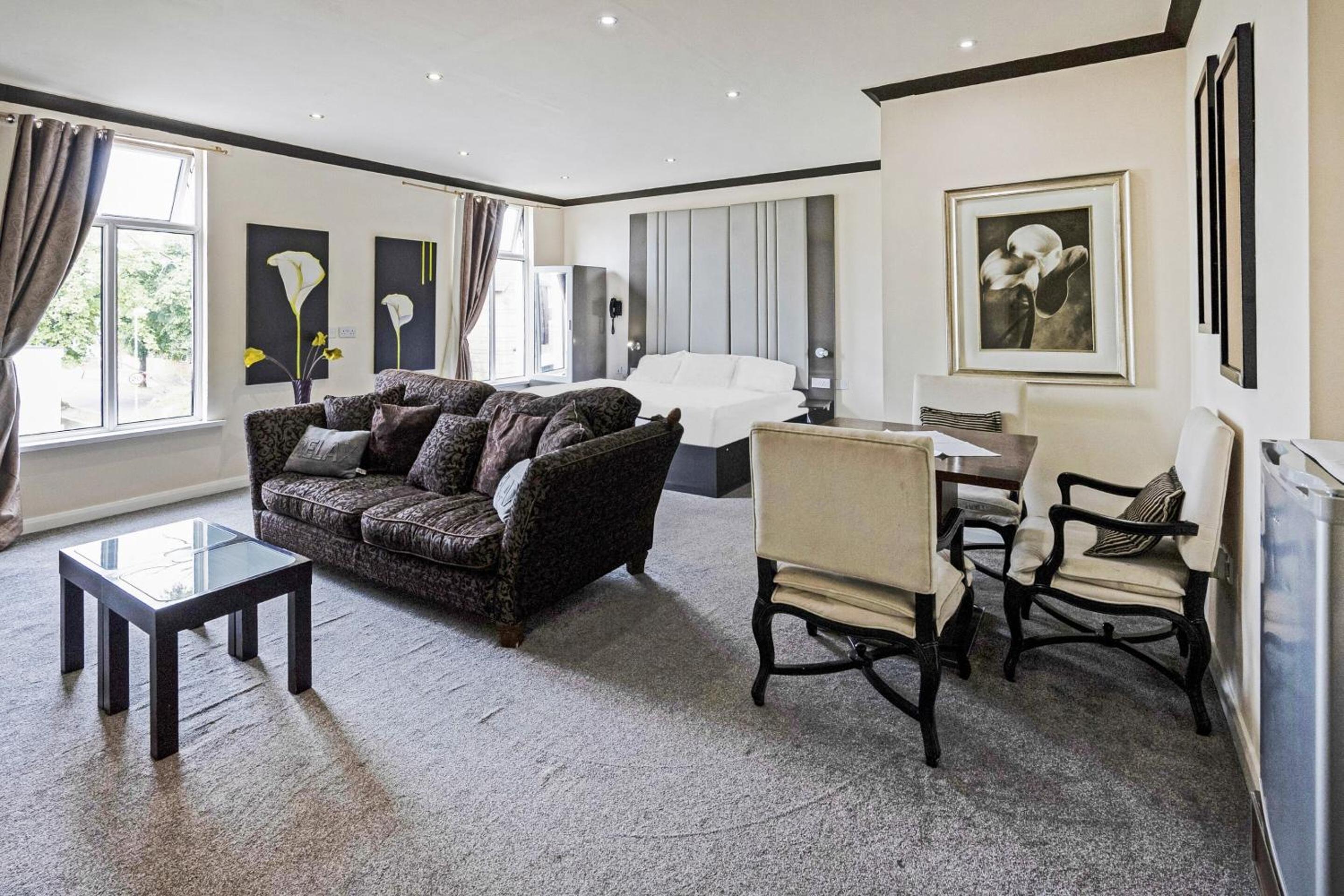 Deluxe Suite
