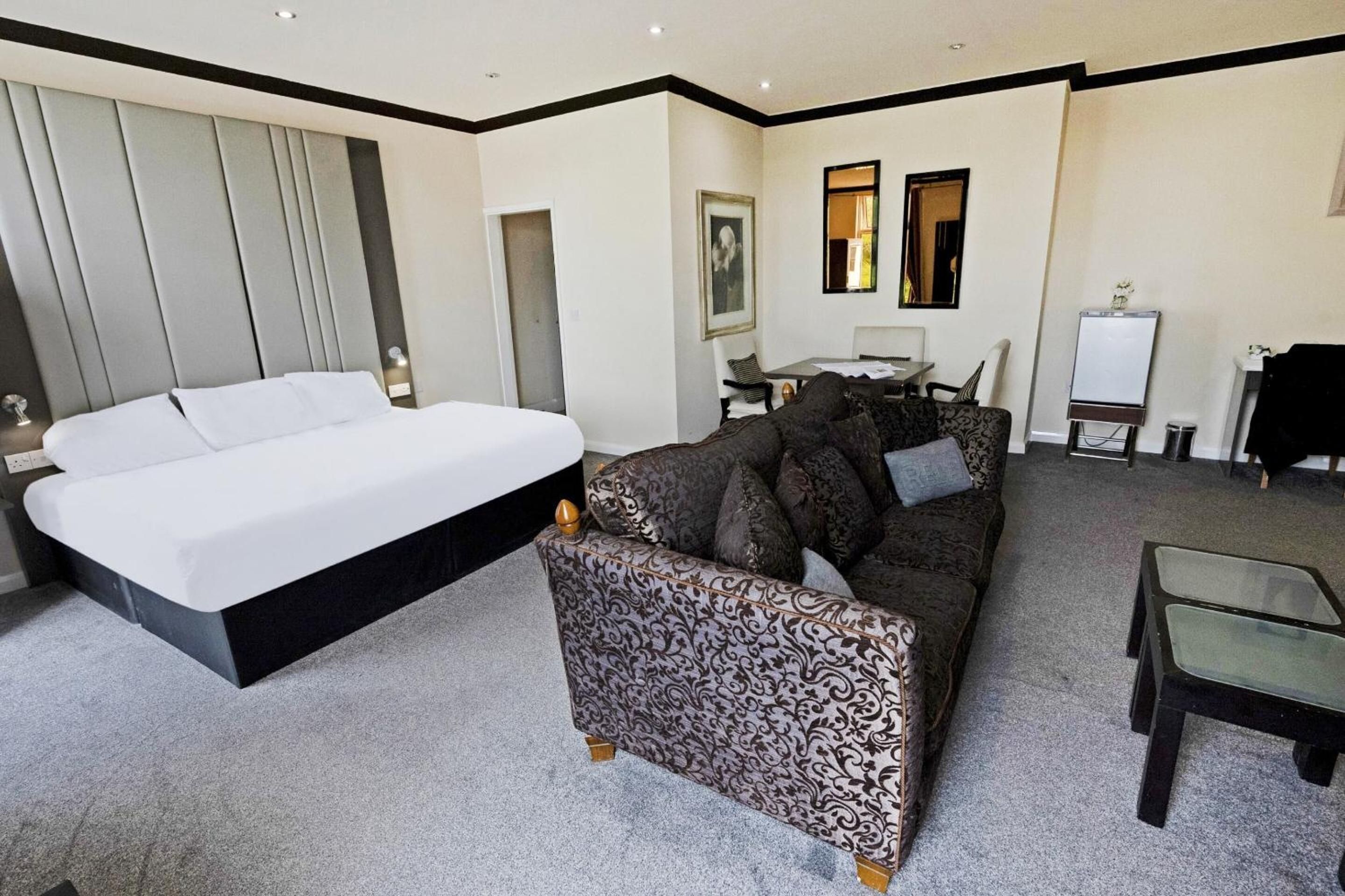 Deluxe Suite