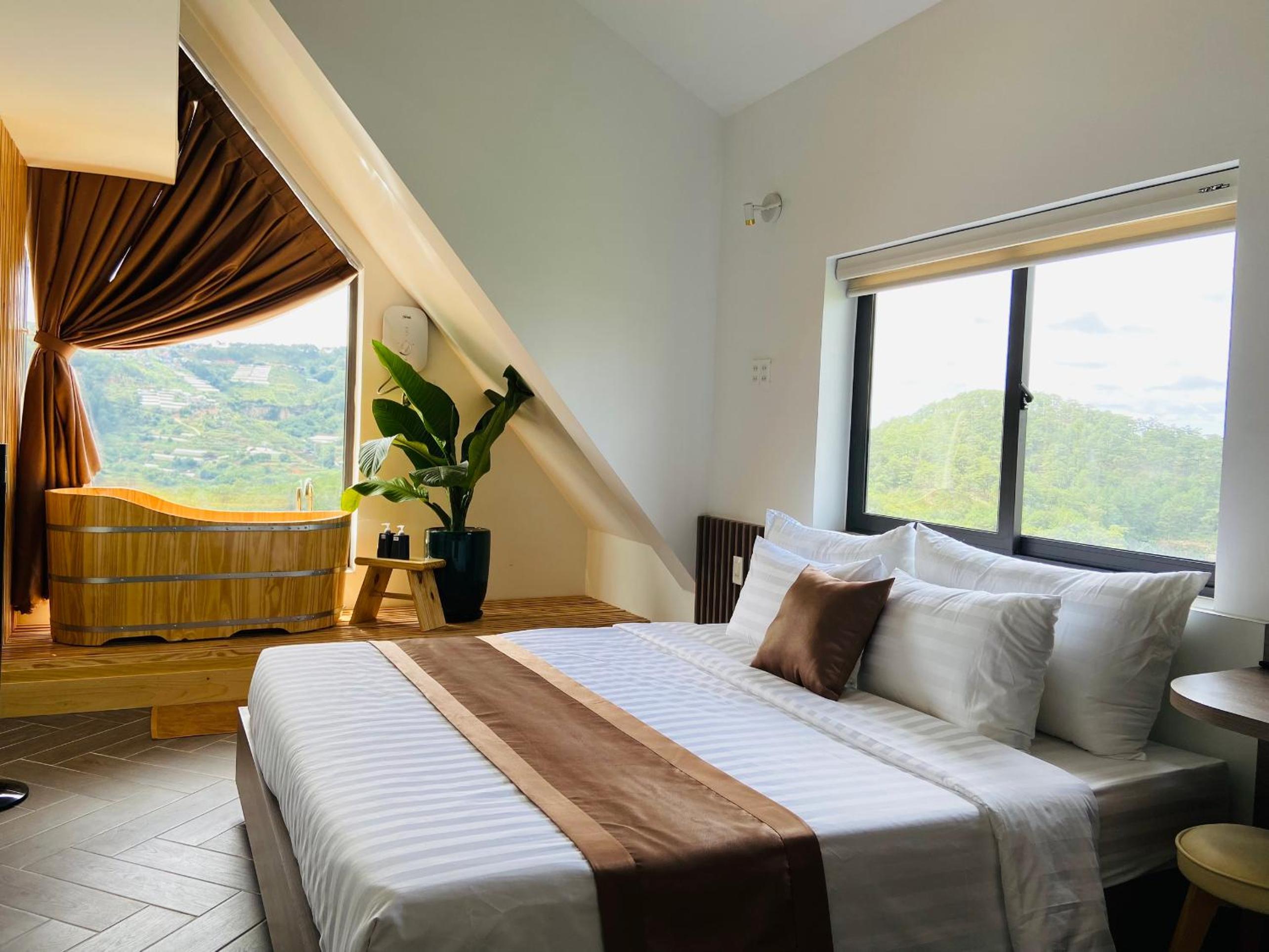 King Room with Mountain View - Photo 2