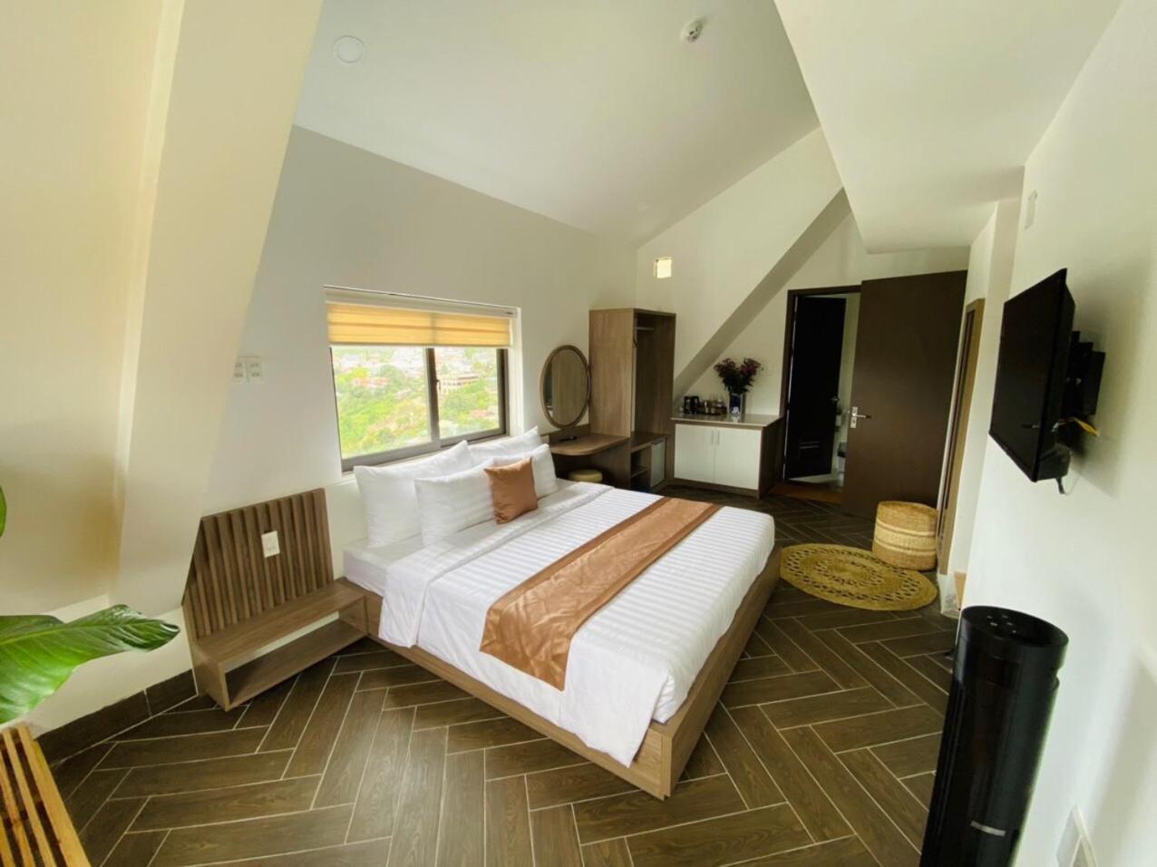King Room with Mountain View - Photo 6