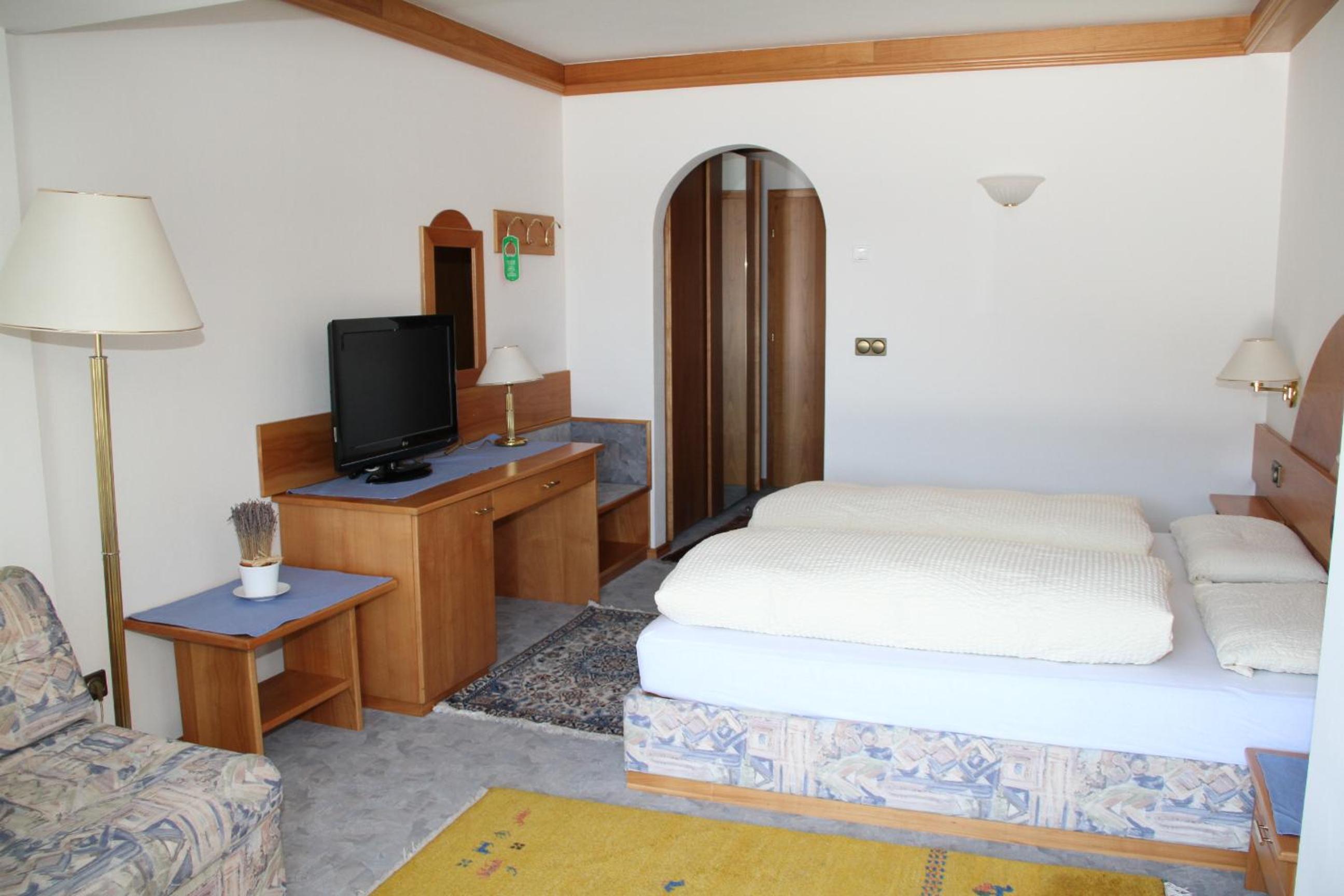 Quadruple Room with Private Bathroom