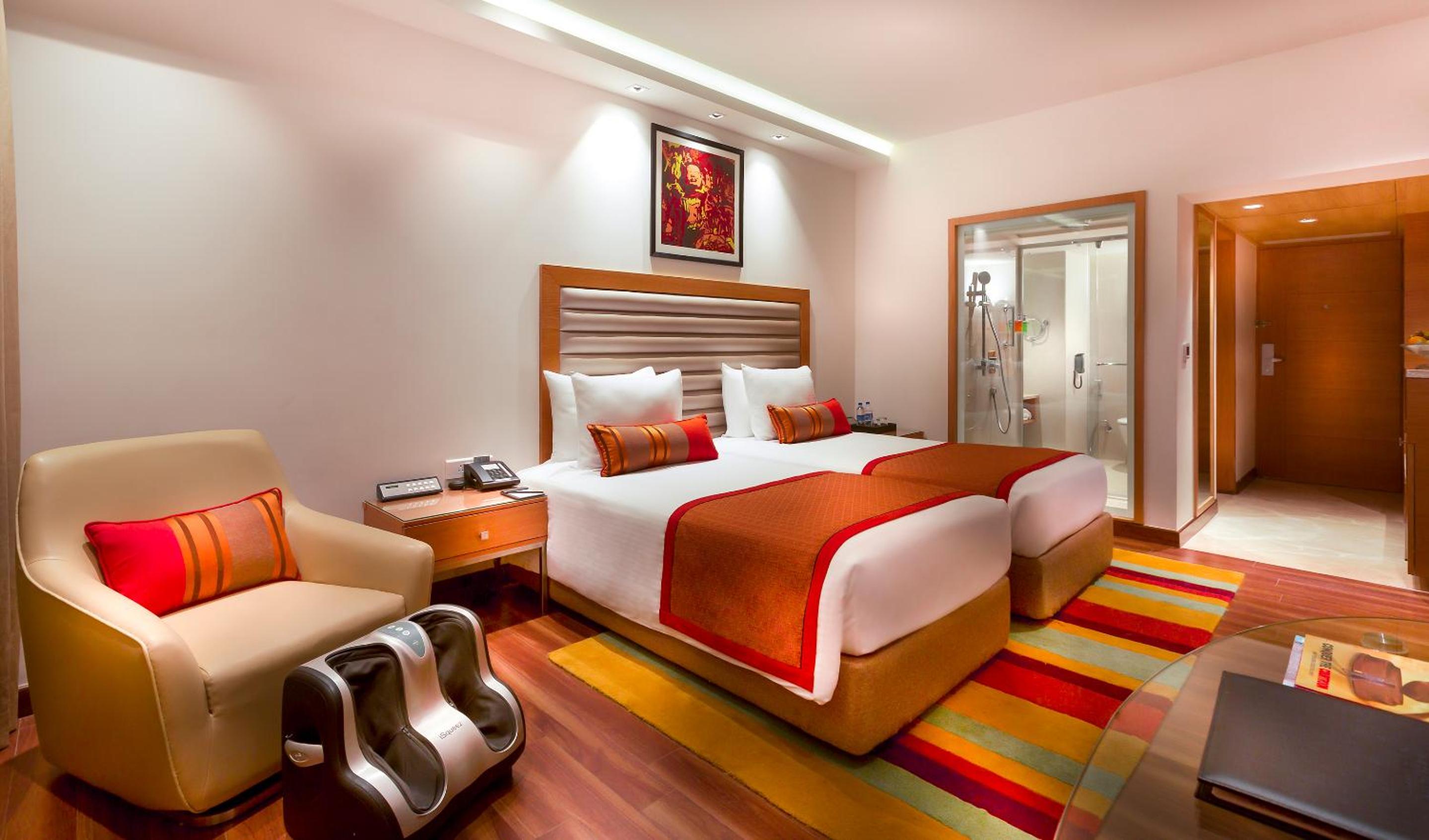 Grand Club with Round Trip Airport Transfers