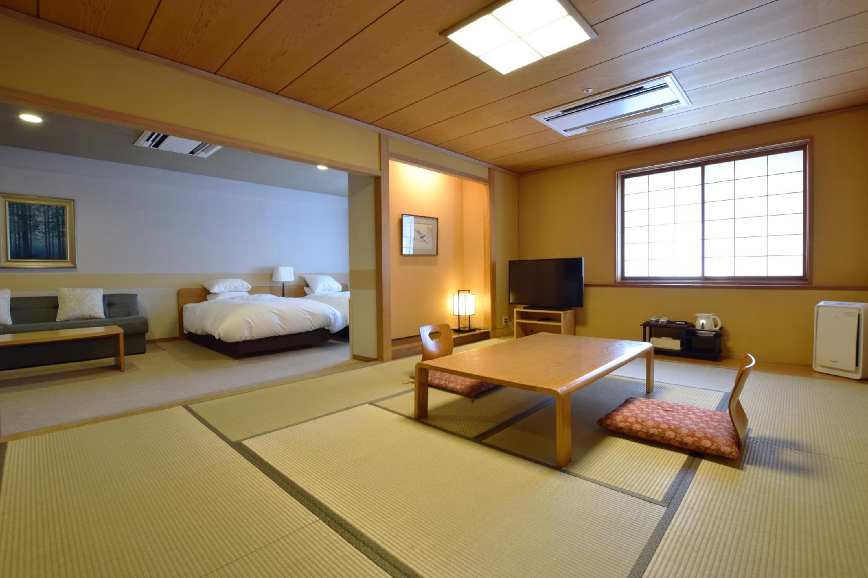 Standard Twin with Tatami Area -Universal Room-West BLD - Photo 2