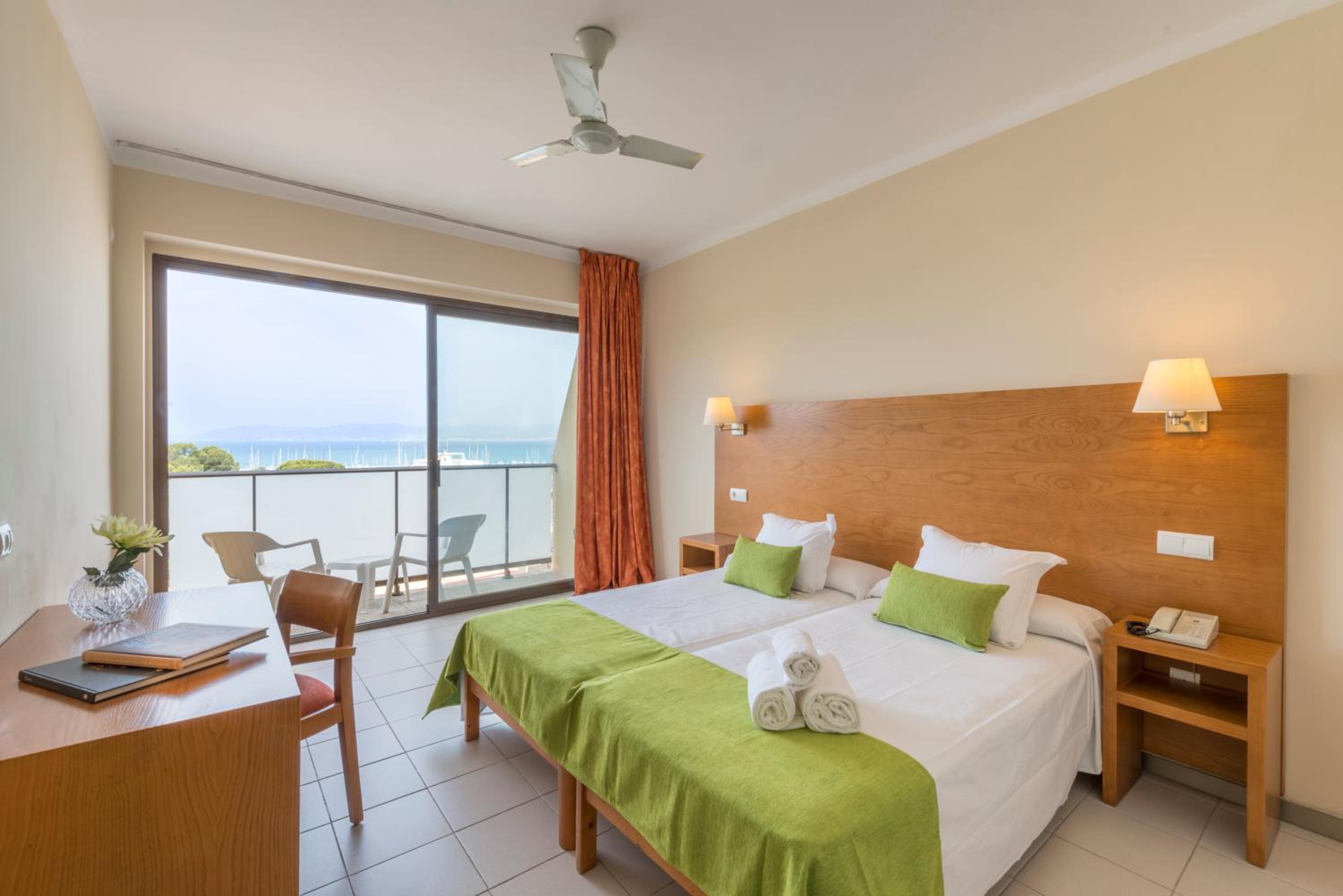 Habitación Doble con Vista al Mar
