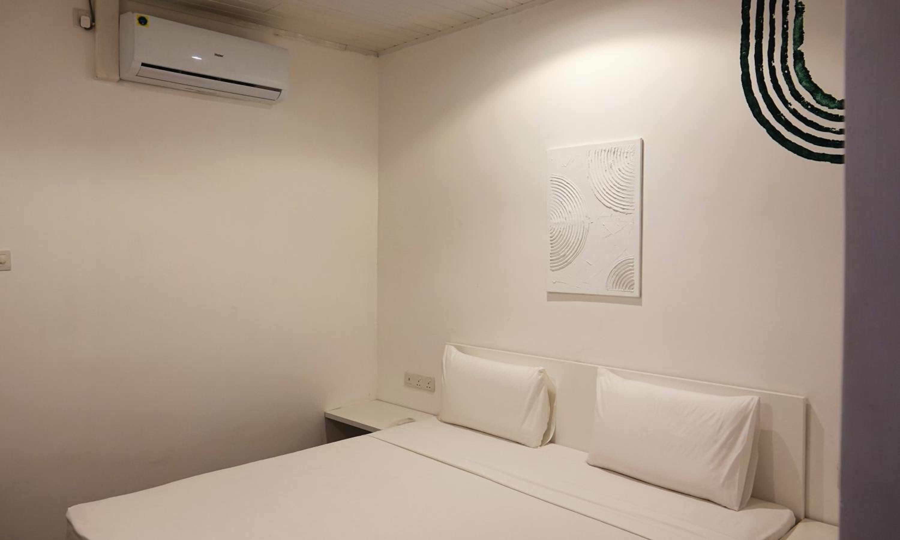 Basic Double Room photo 2