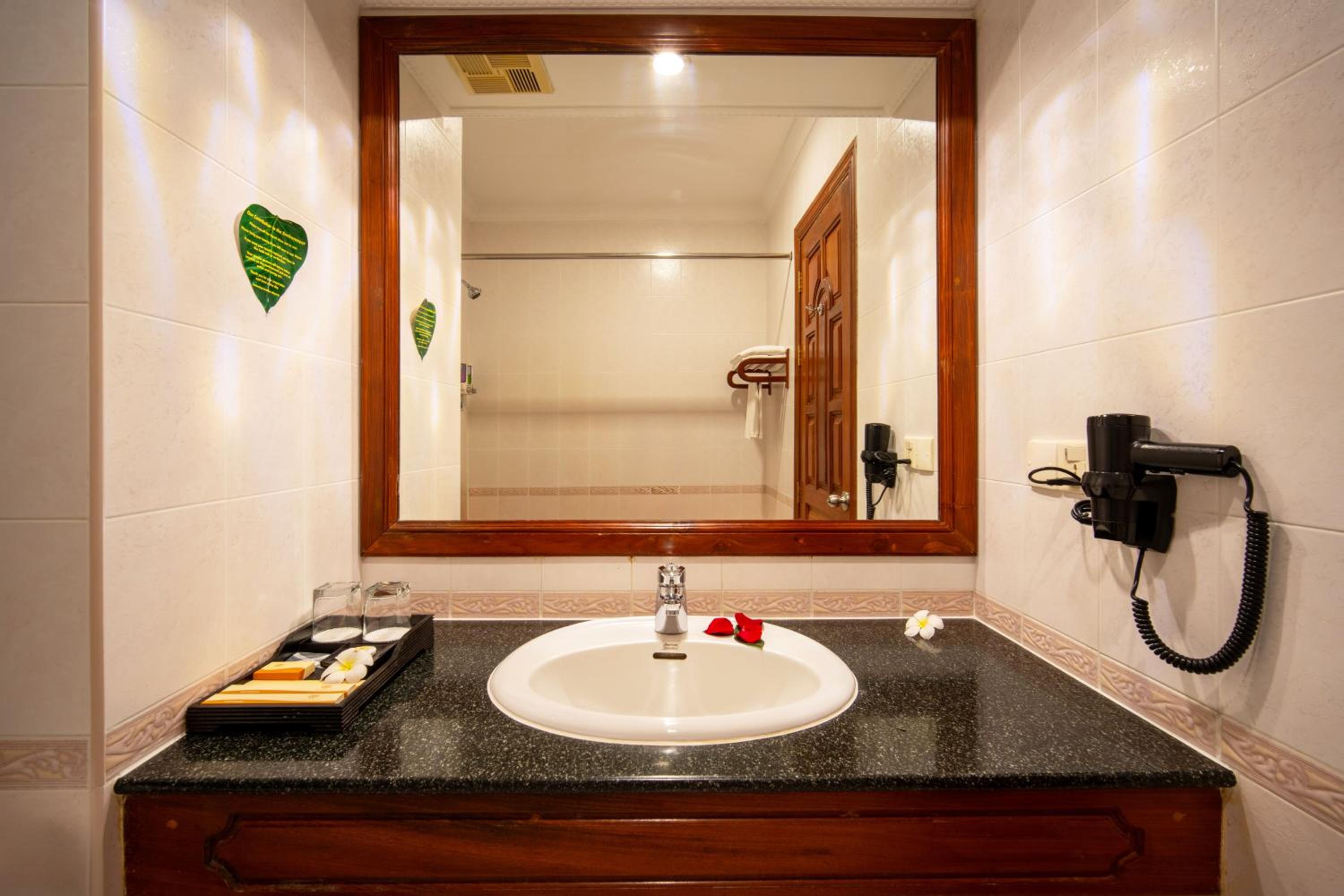 Deluxe Triple Room - Photo 5