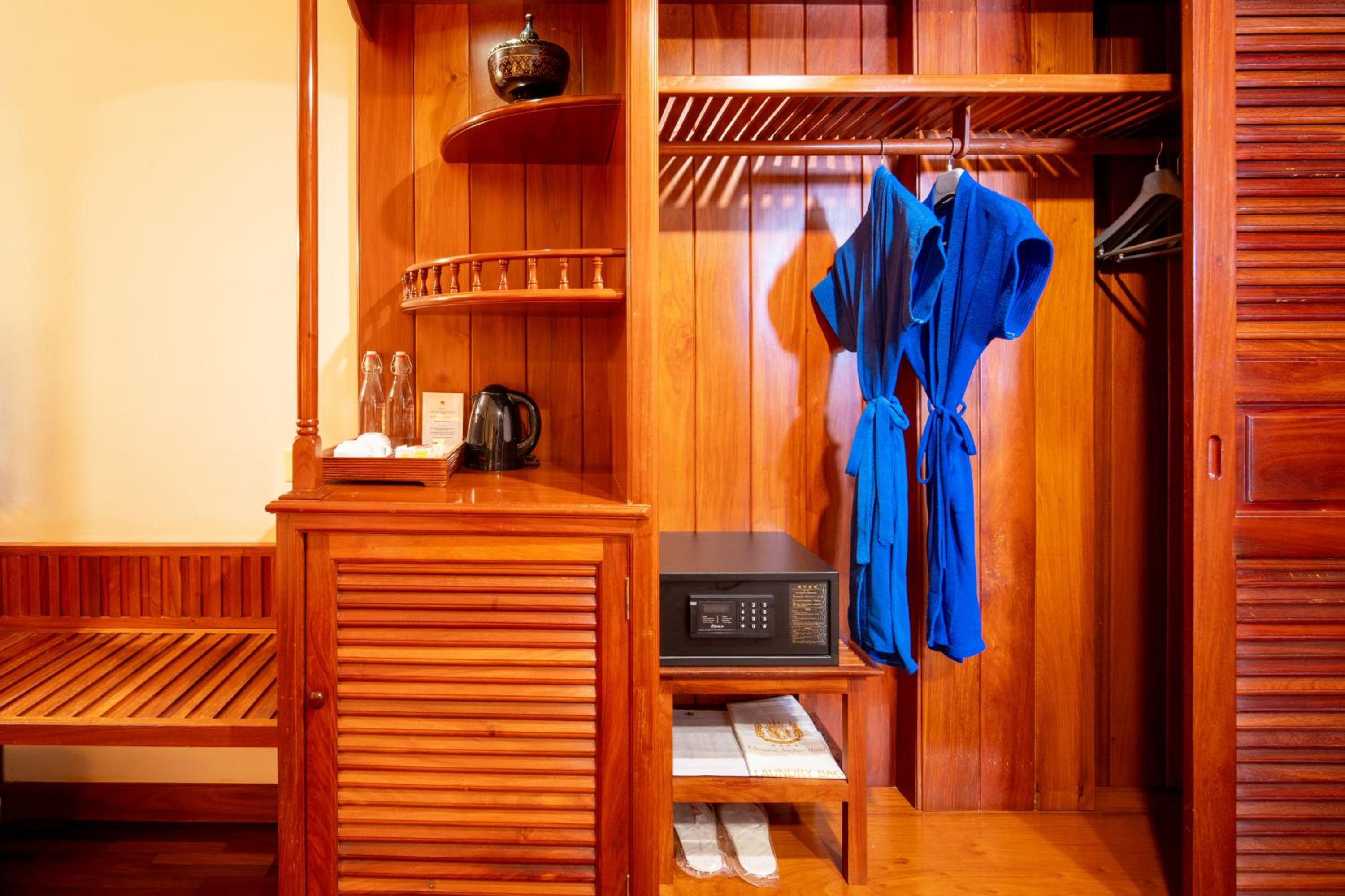 Deluxe Twin Room - Photo 10