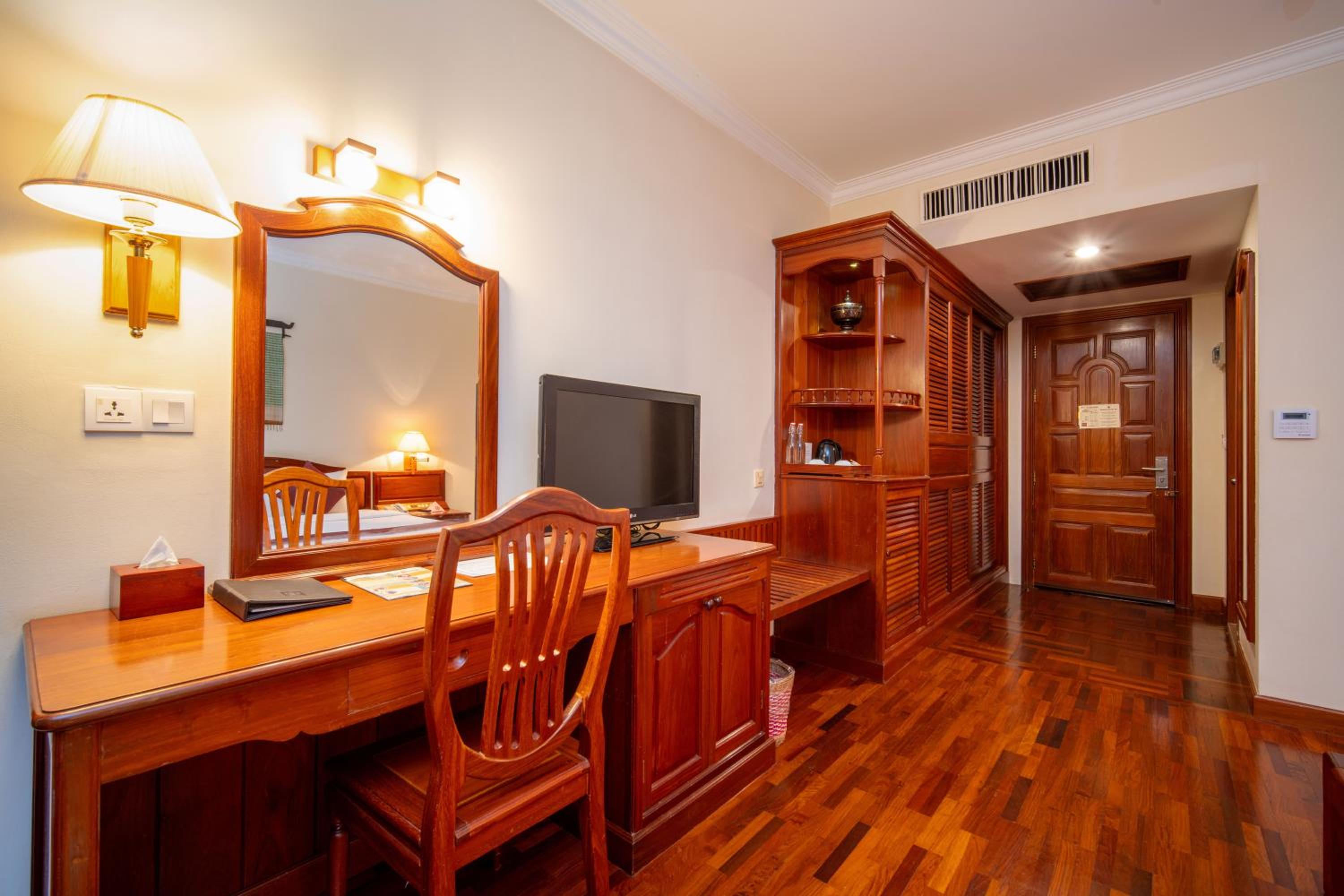 Deluxe Twin Room - Photo 9