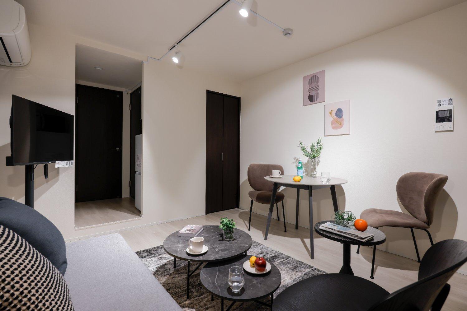 One-Bedroom Apartment photo 1
