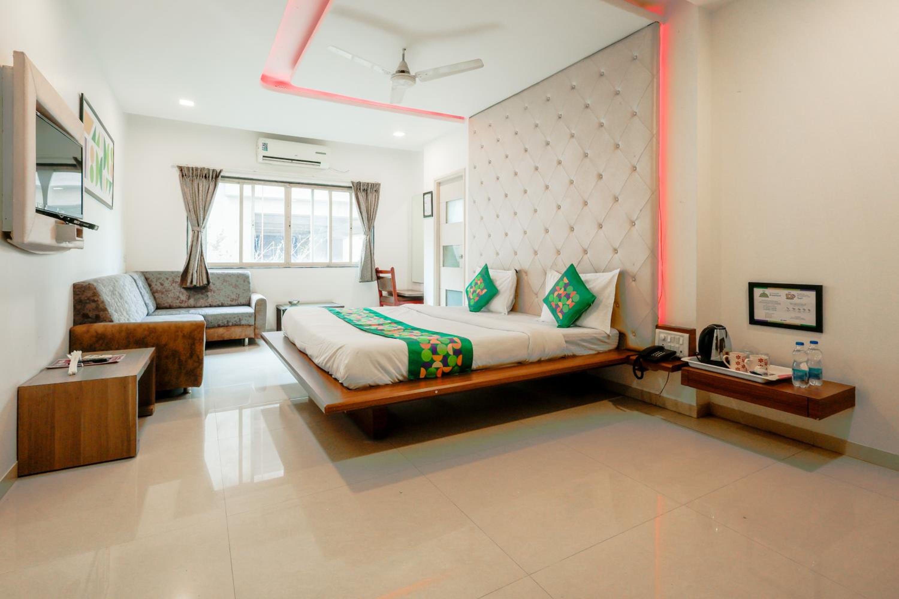 Spacious Premium Room photo 1