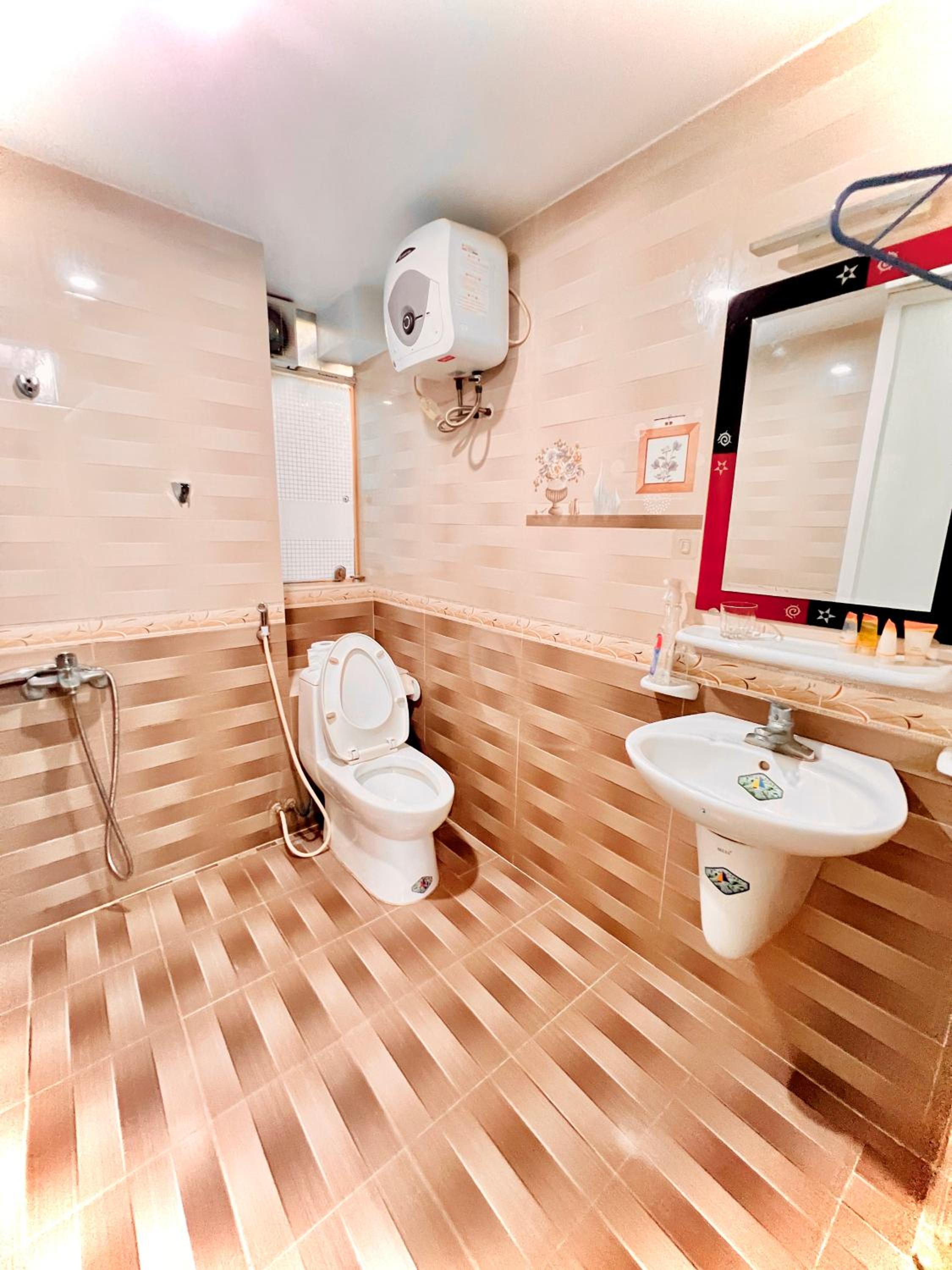 Quadruple Room with Bath photo 3