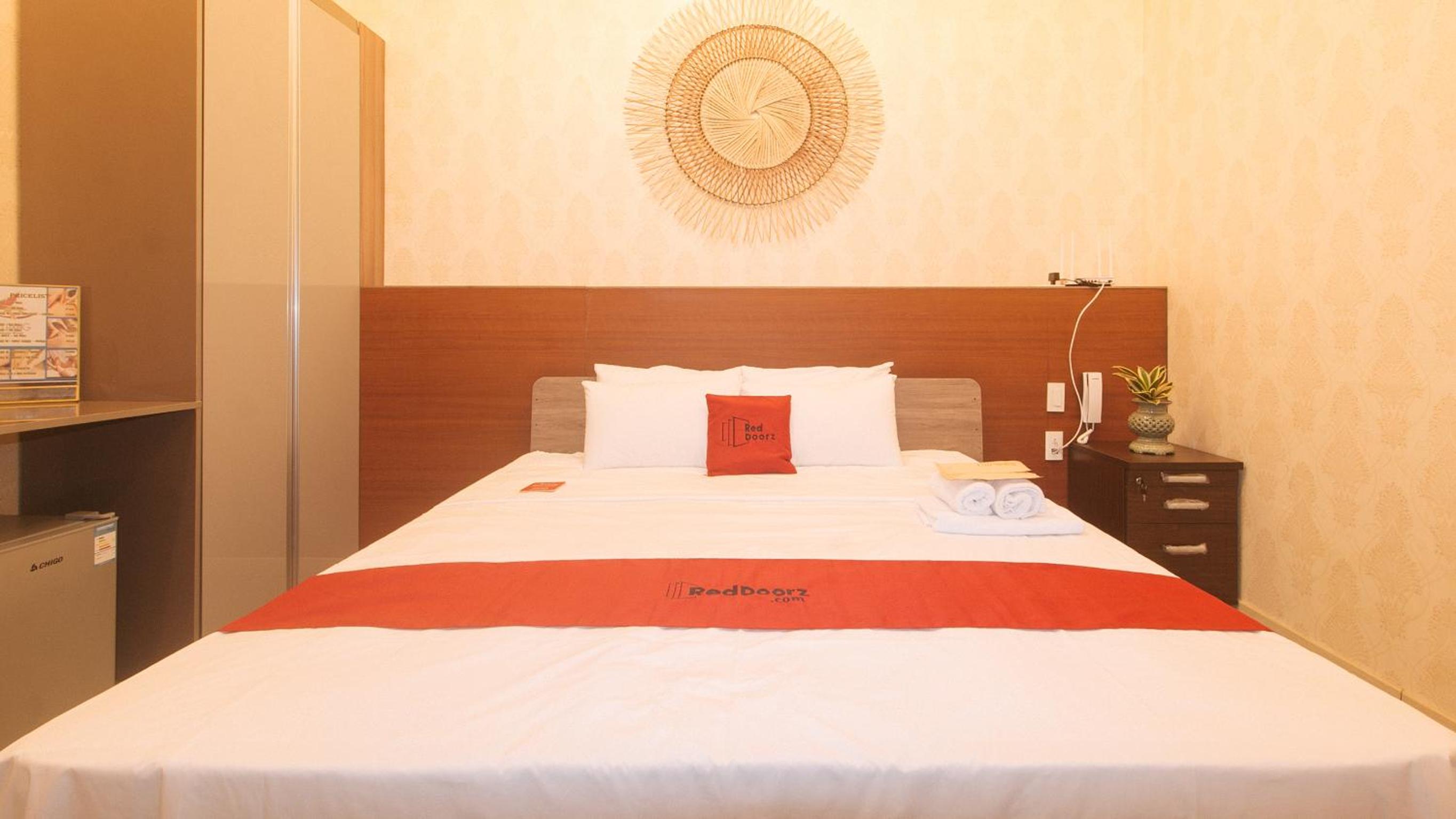 Deluxe Room - Photo 7
