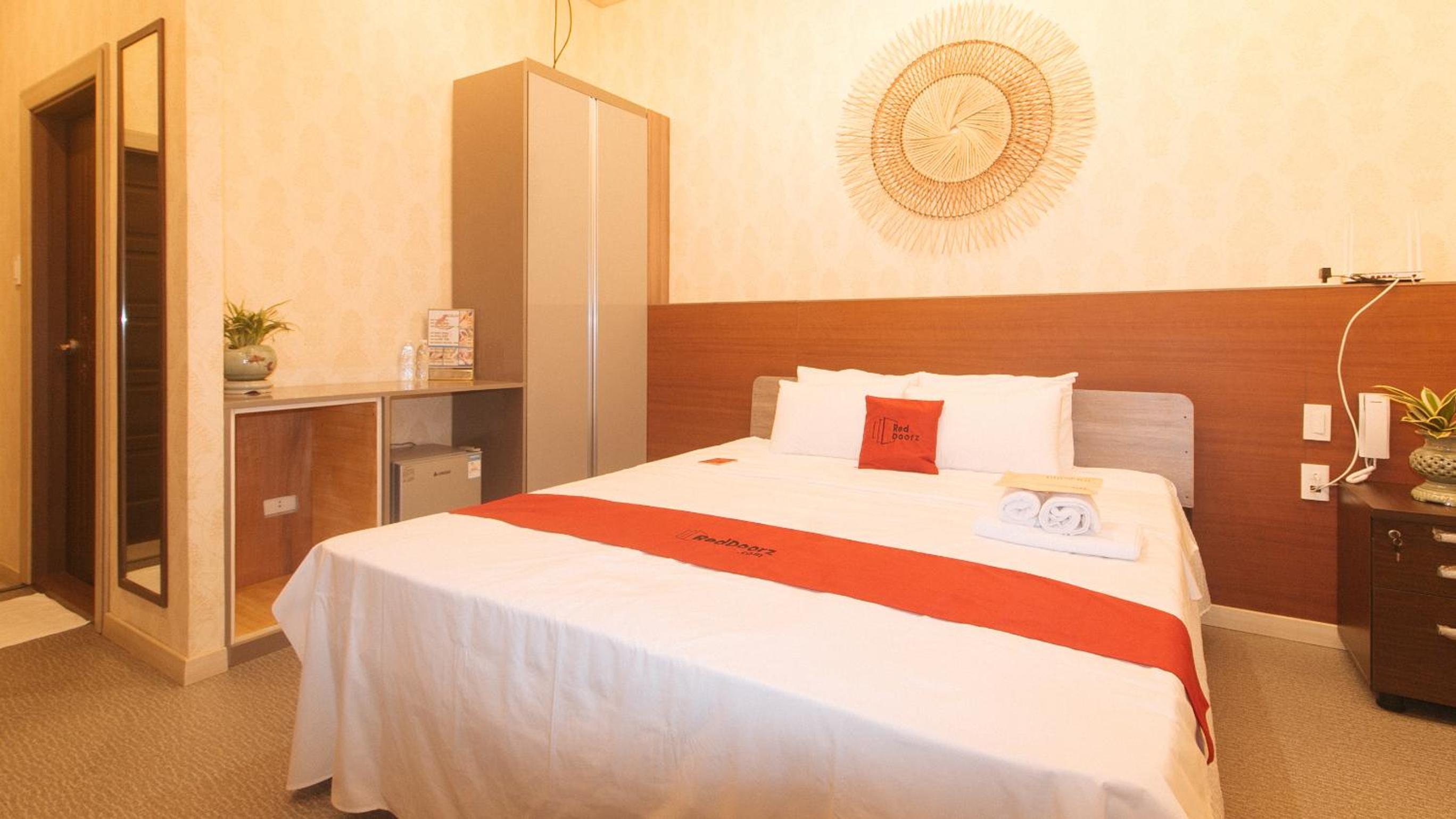 Deluxe Room - Photo 9