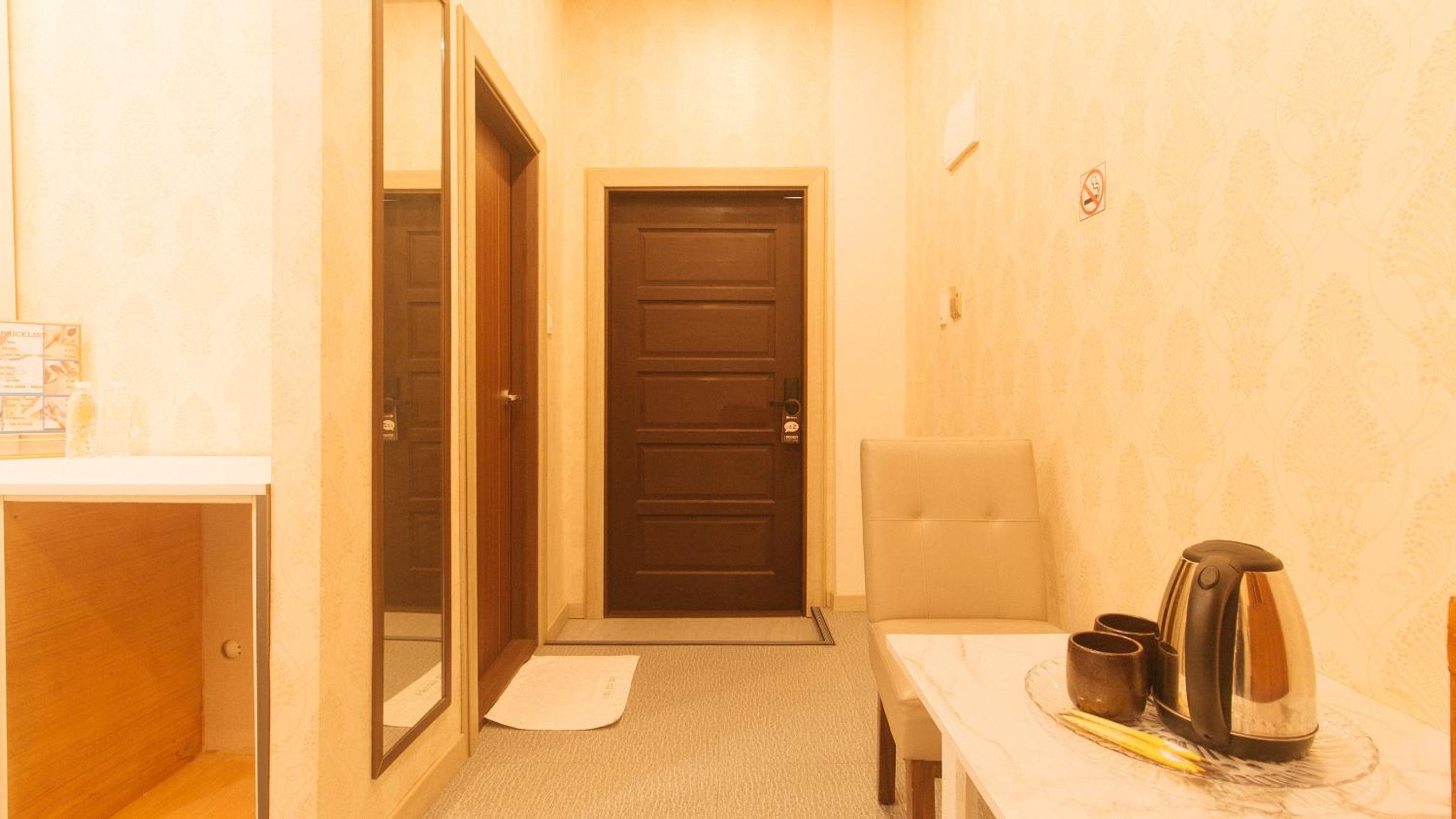 Standard Double Room - Photo 8