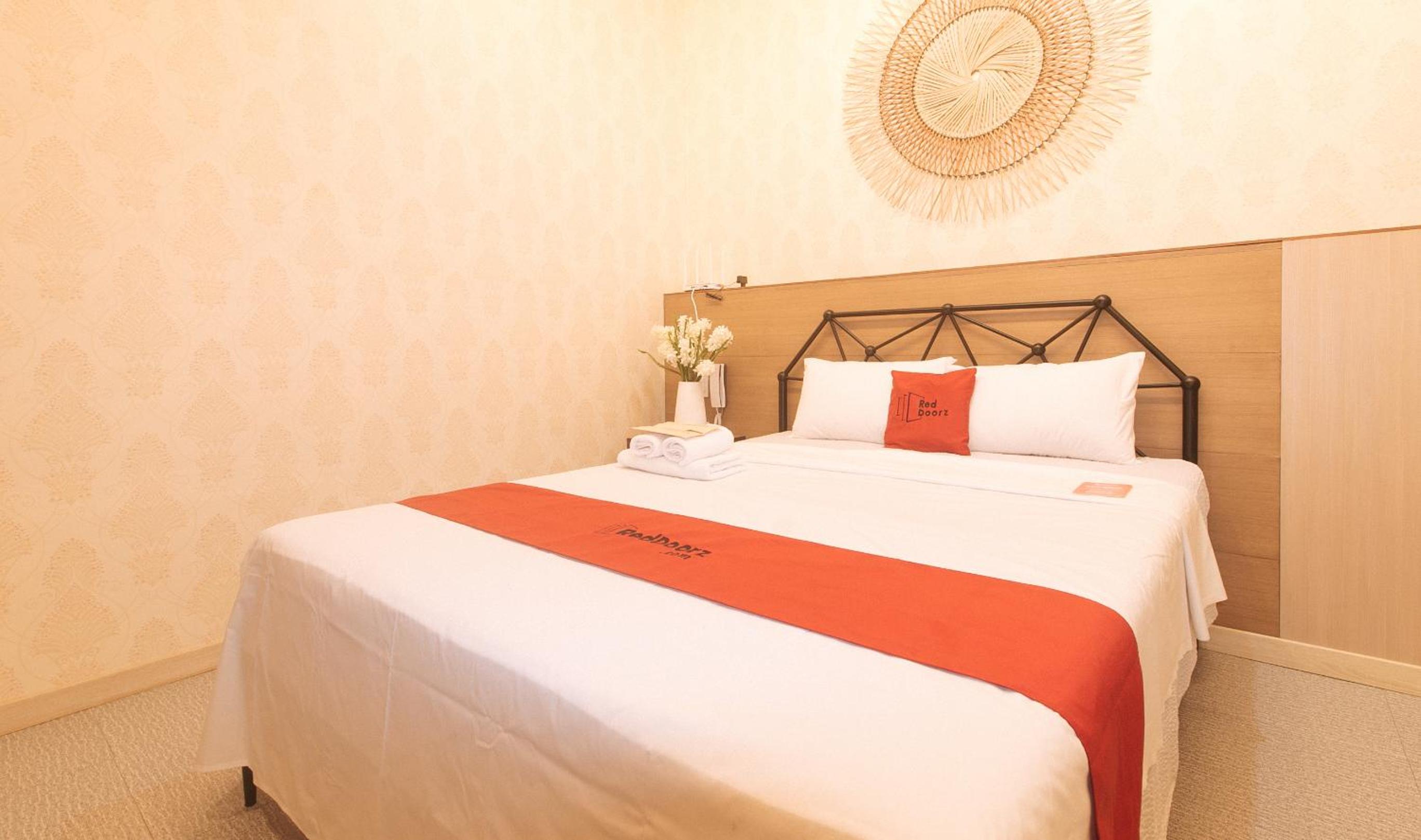Standard Double Room - Photo 9