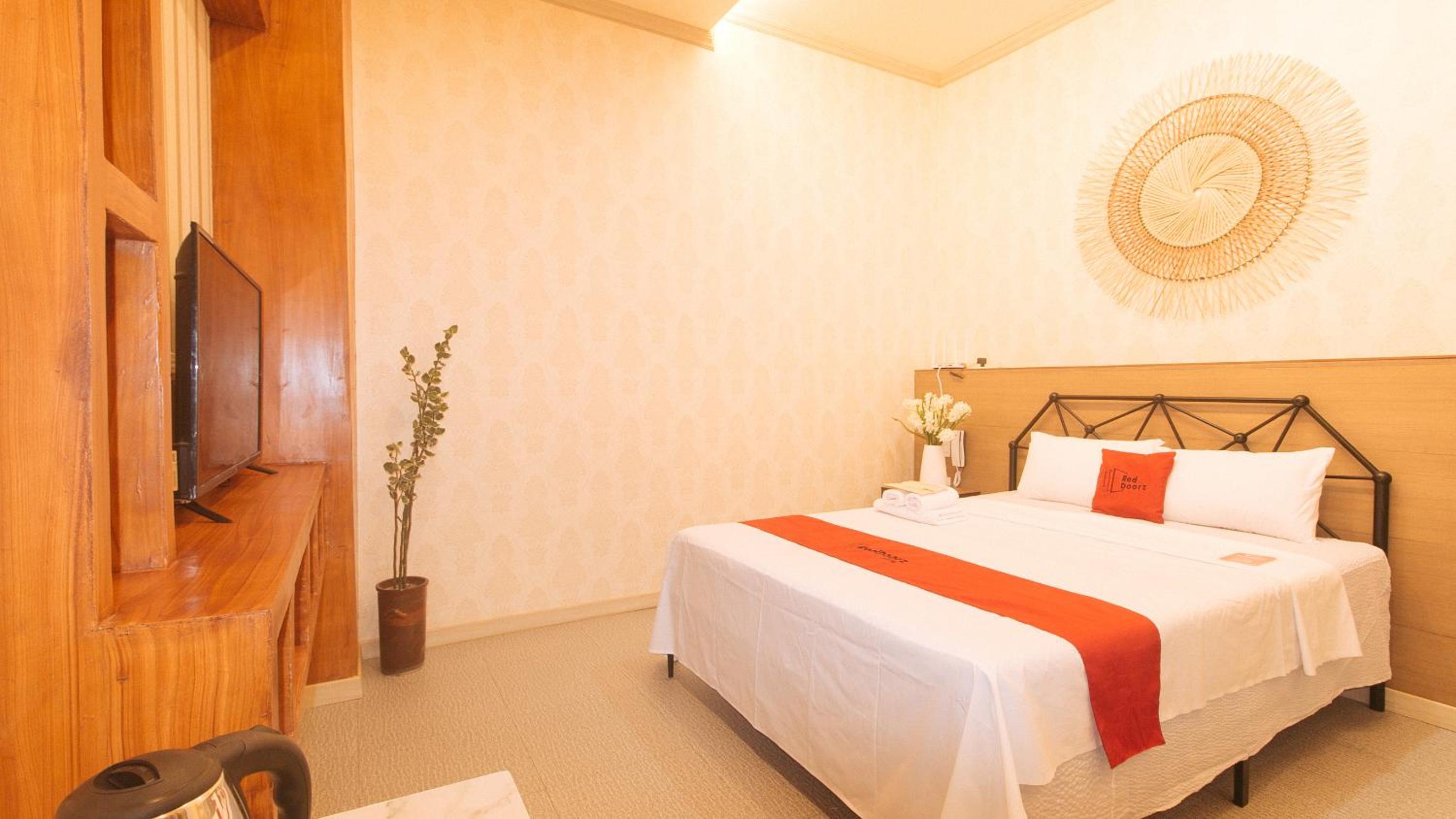Standard Double Room - Photo 10