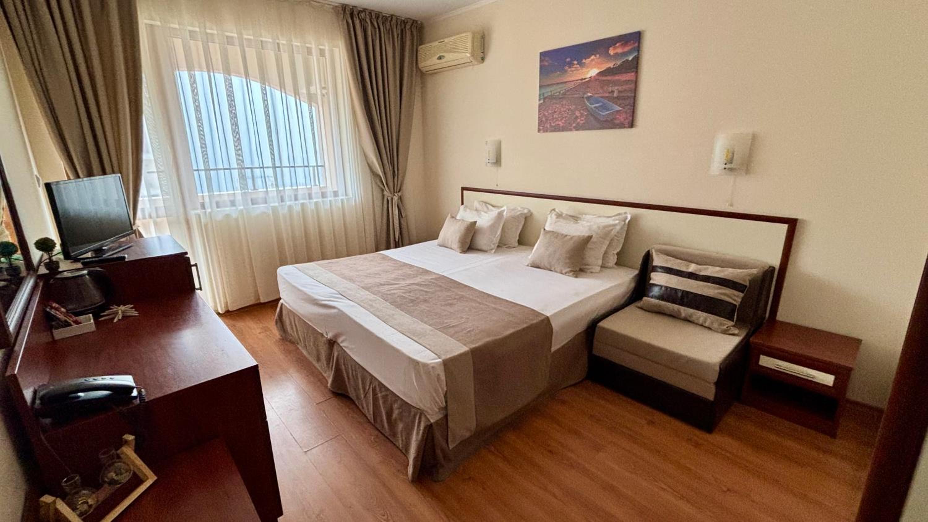 Double Room with Sea View (2 Adults + 1 Child)