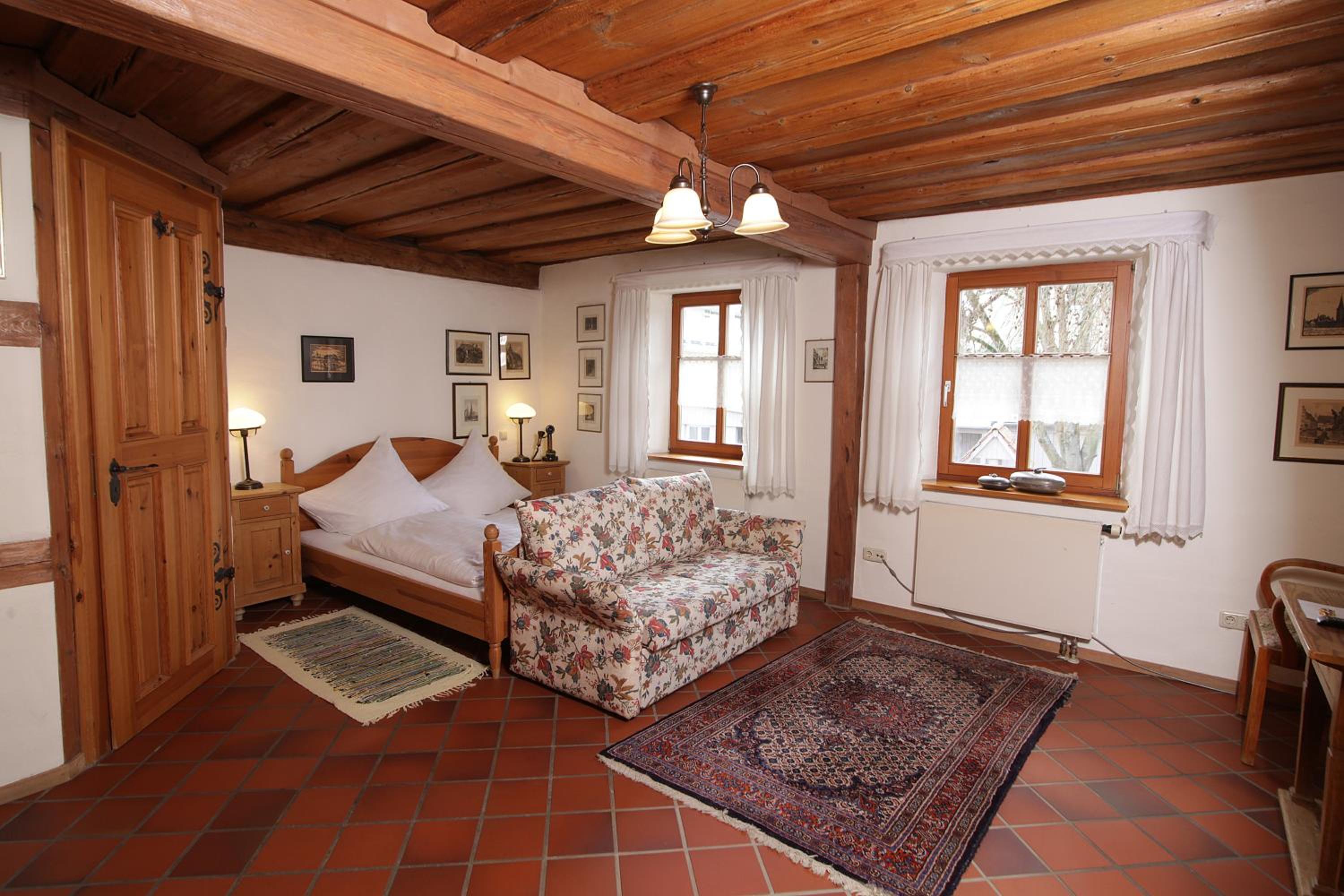 Double Room - Photo 8