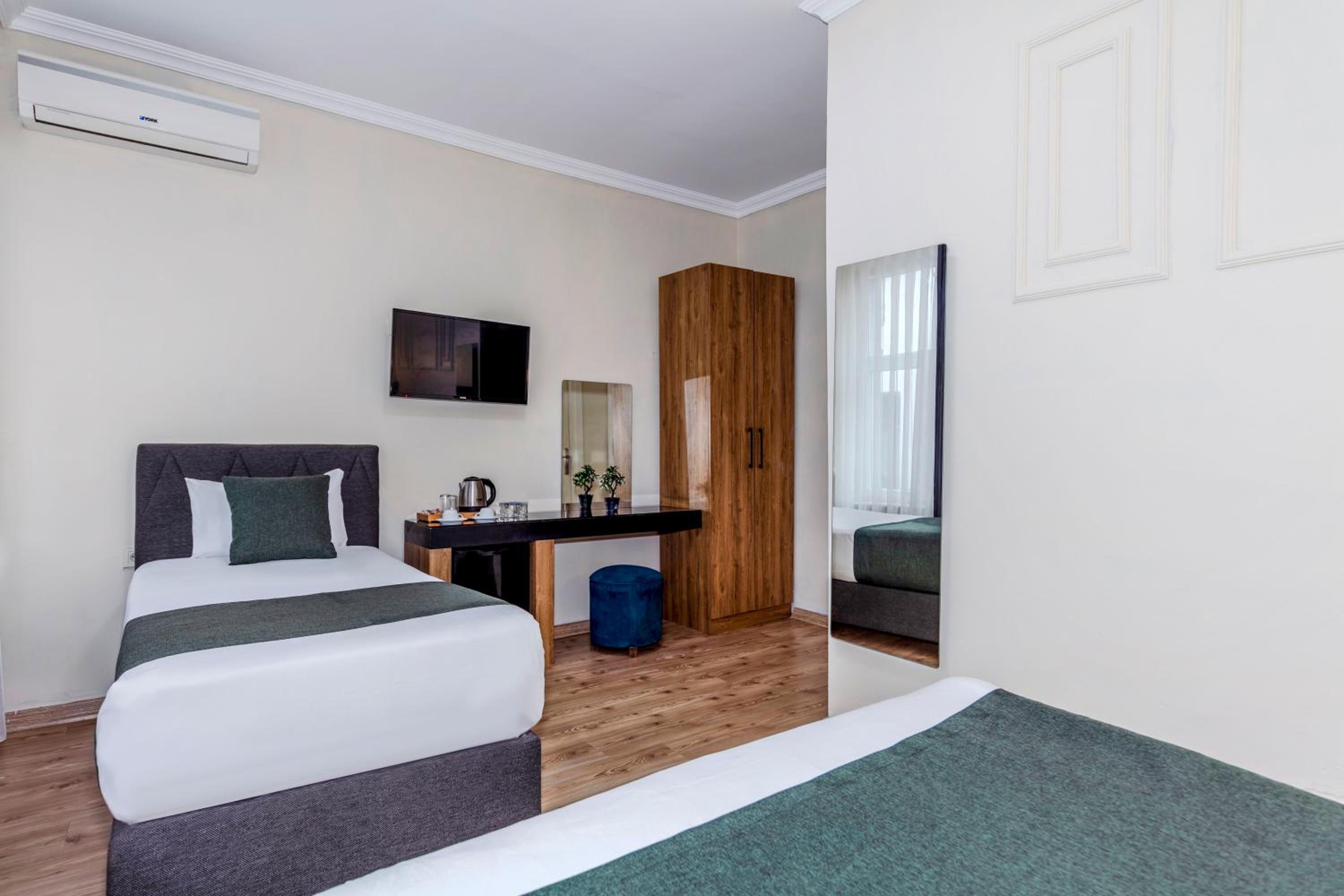 Triple Room