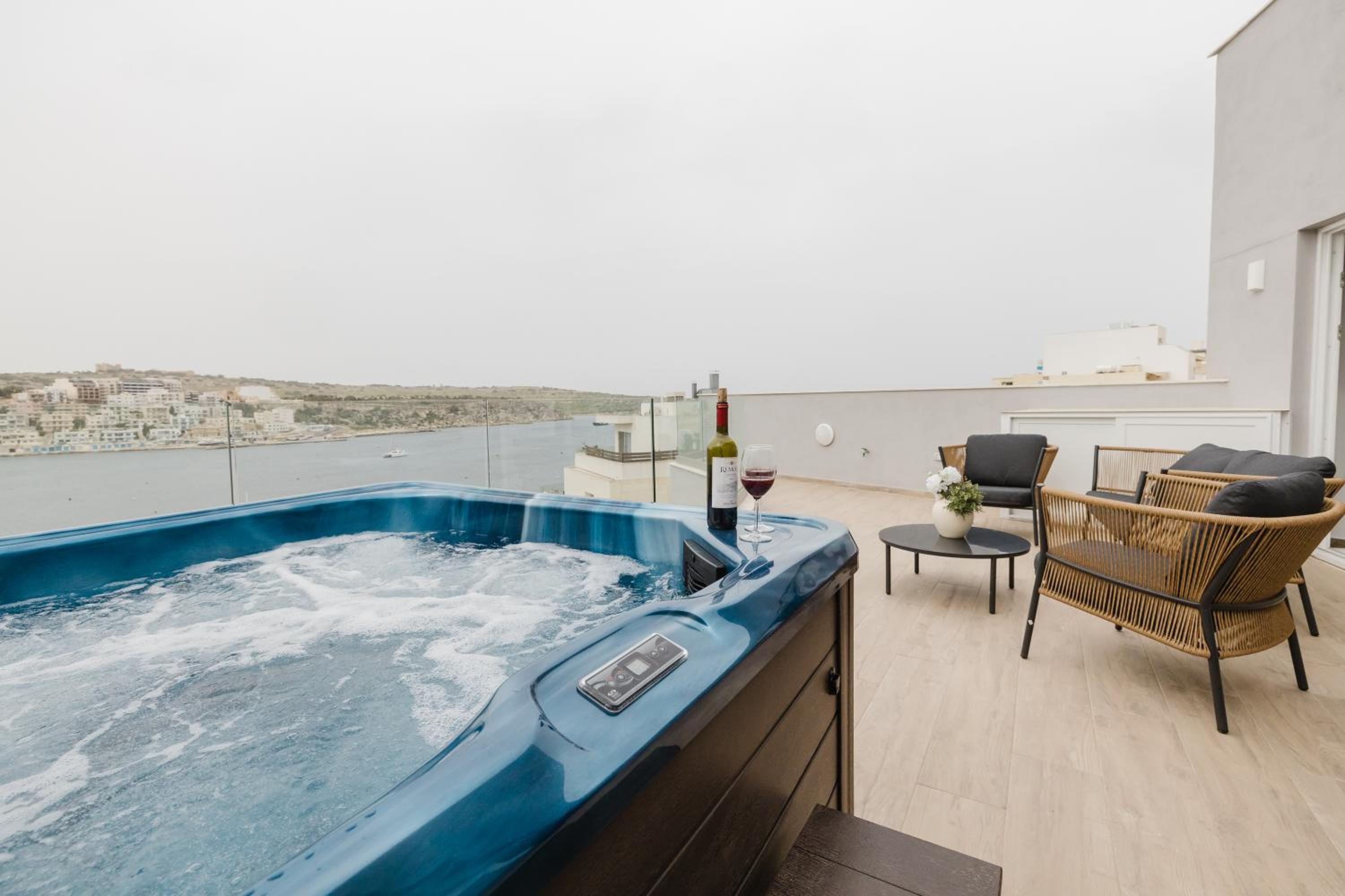 Suite with Hot Tub