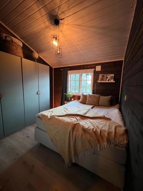 Three-Bedroom House - Photo 11