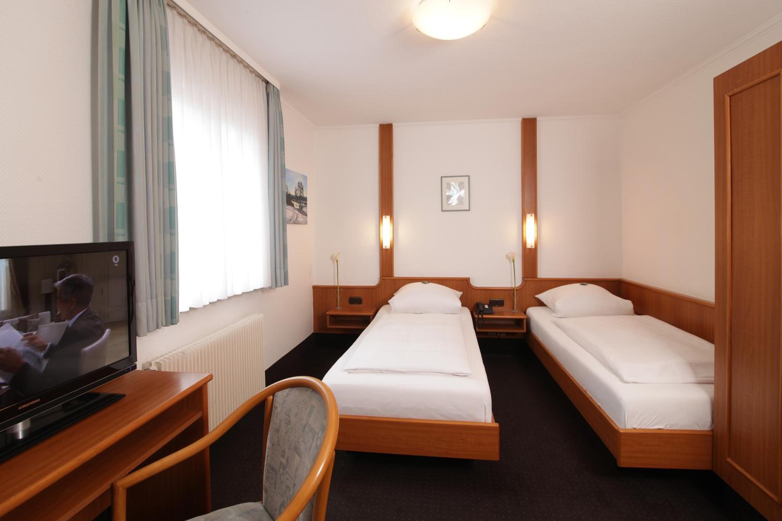 Double Room - Photo 13