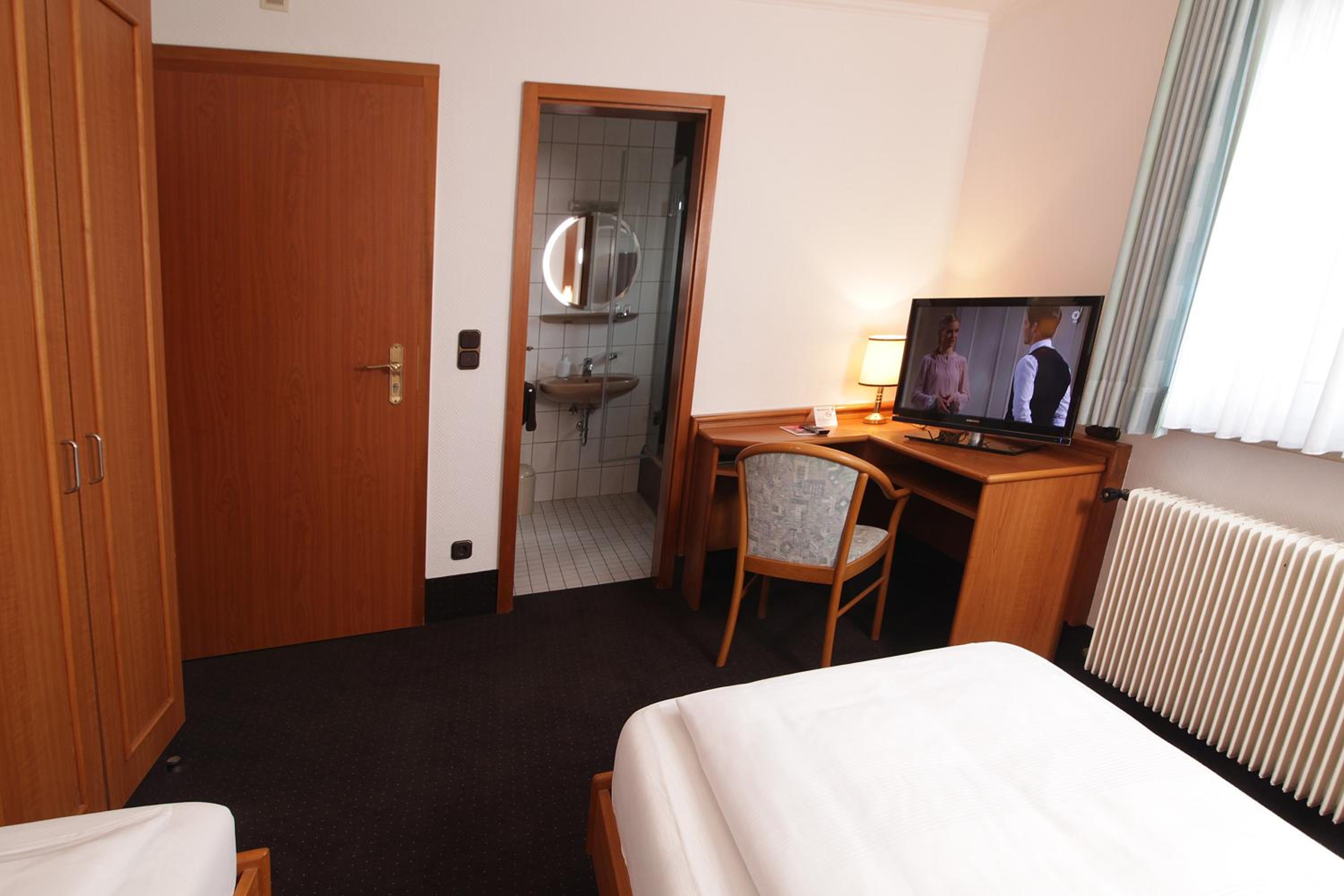 Double Room - Photo 11