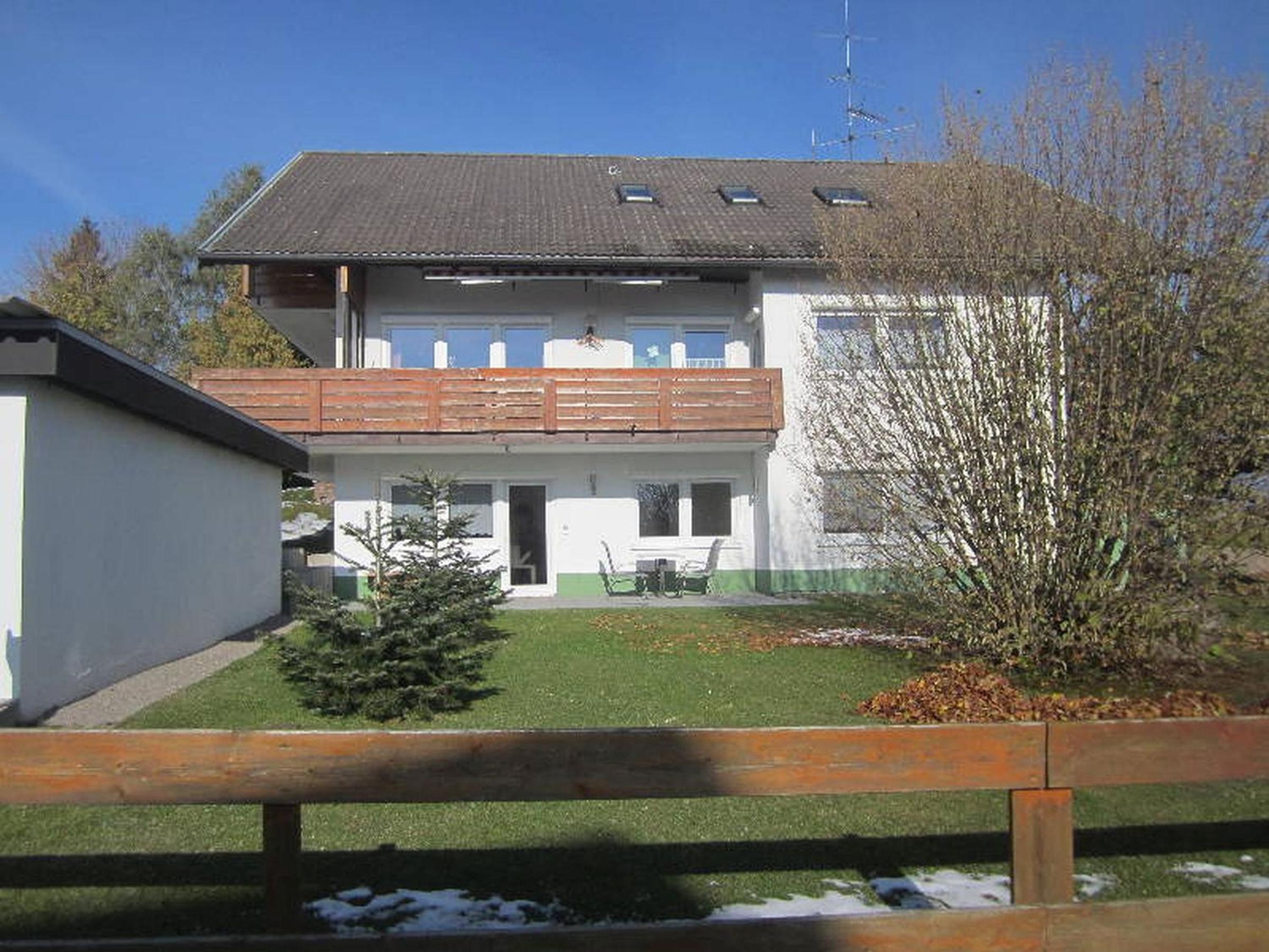Two-Bedroom Deluxe Apartment with Garden View photo 3