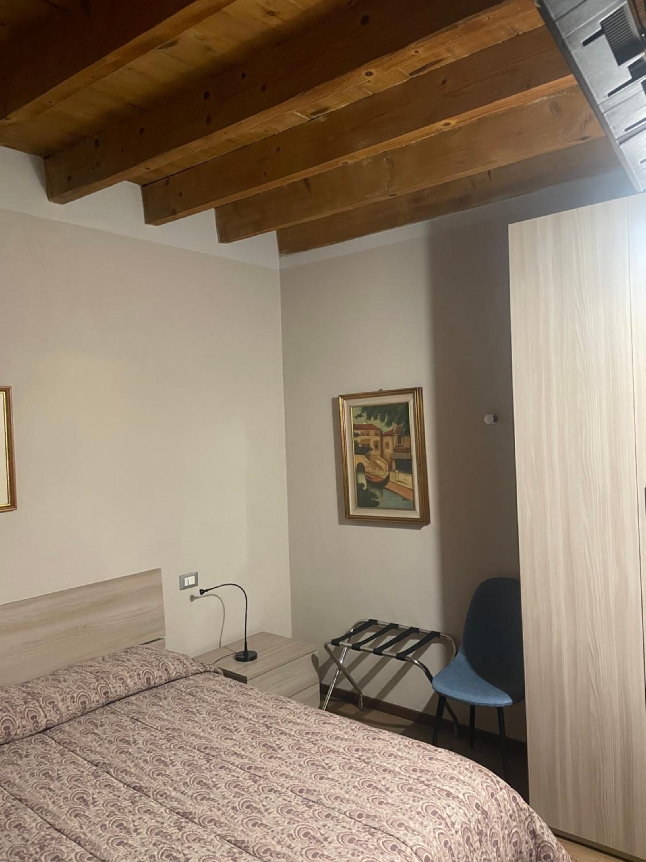 One-Bedroom Suite - Photo 9