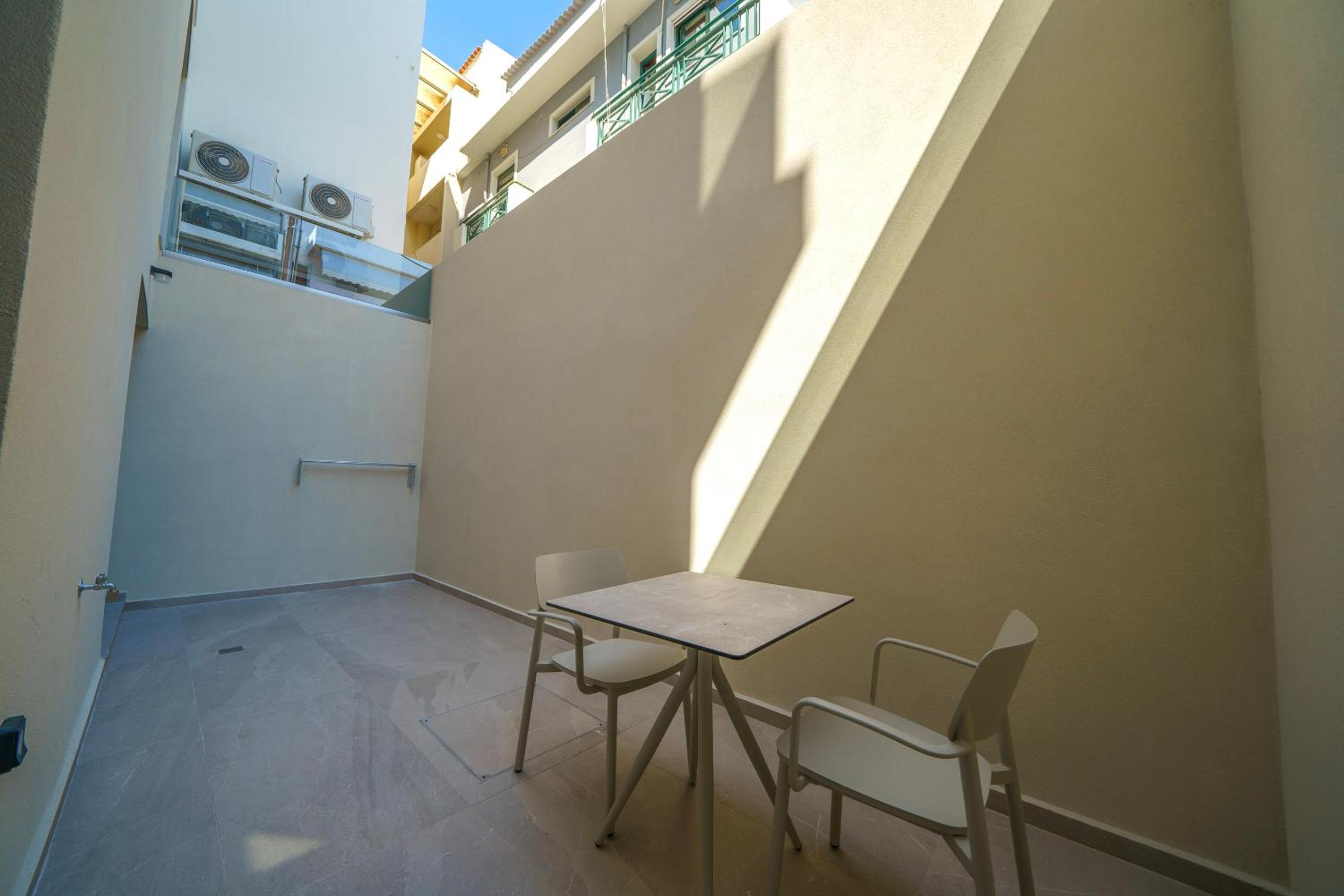 Deluxe Room (2 Adults + 1 Child) - Basement Room