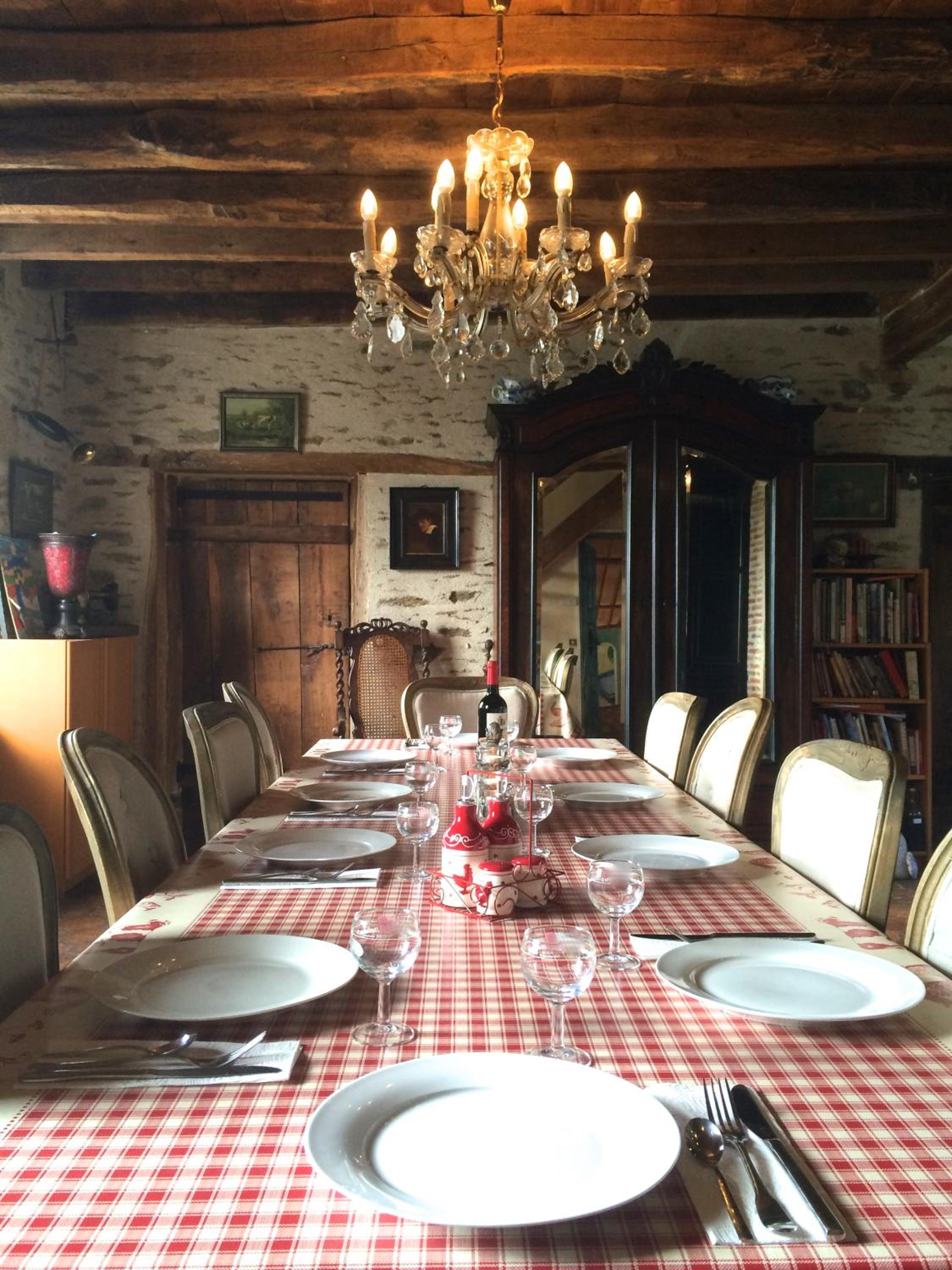 Deluxe King Room - Photo 5