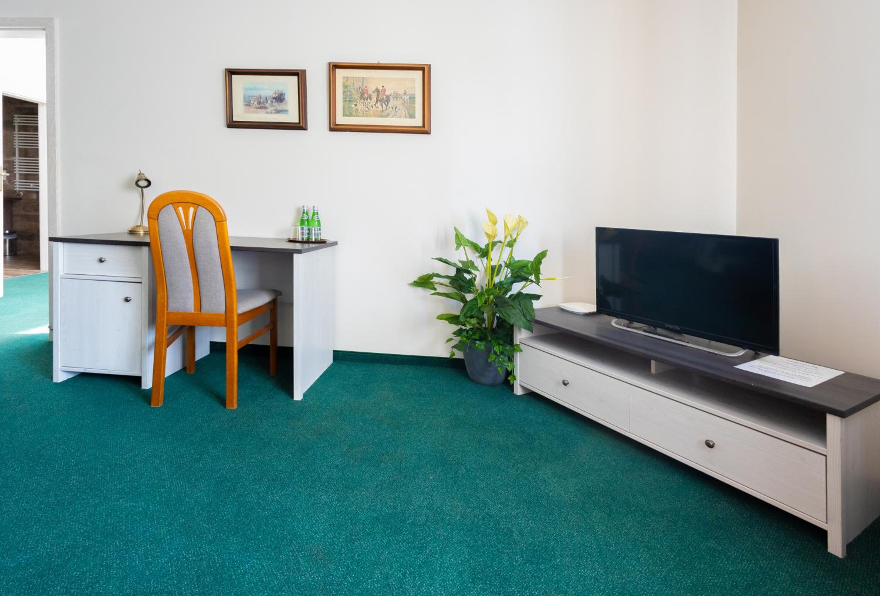 Economy Triple Room - Photo 1
