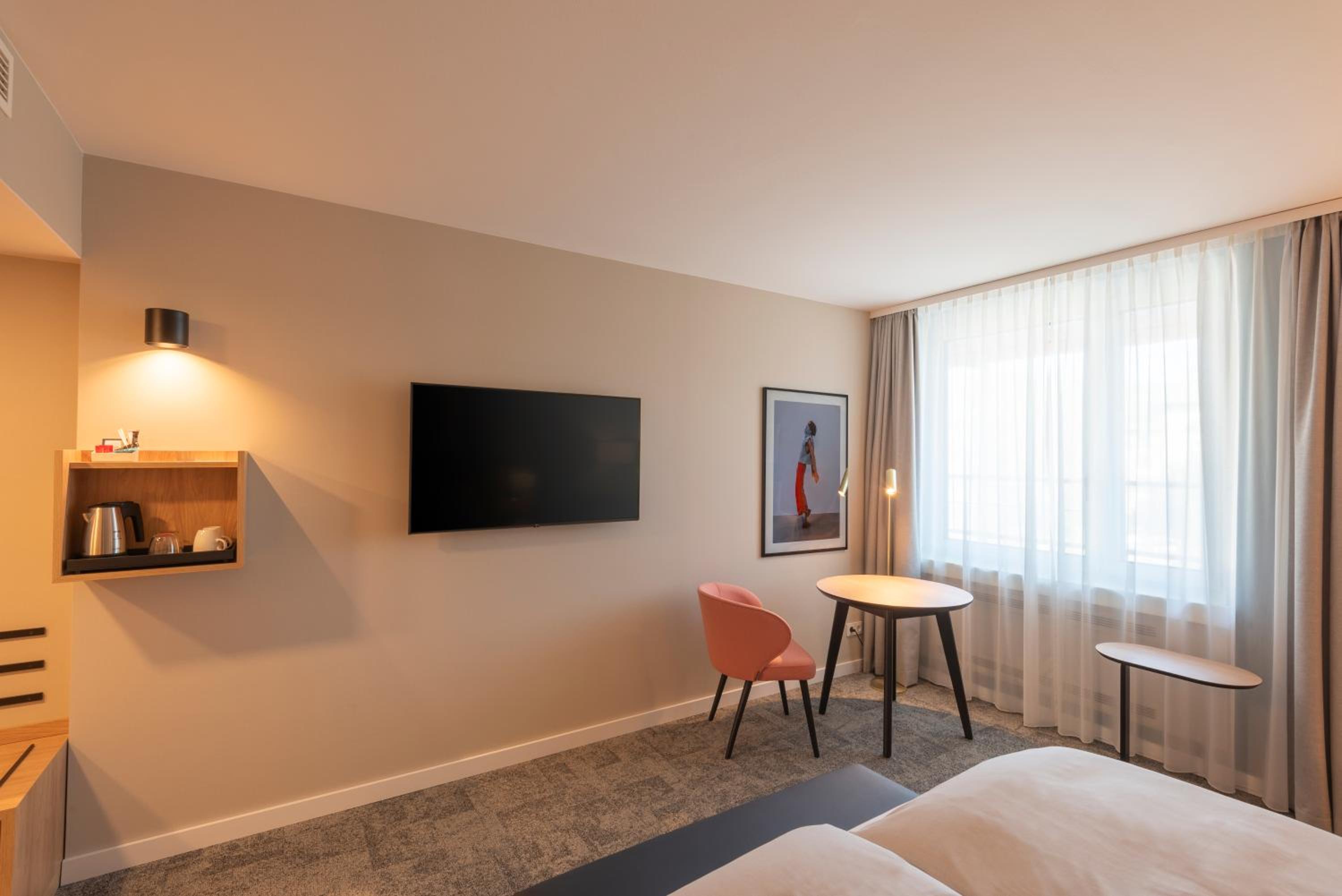 Superior King Room - Photo 8