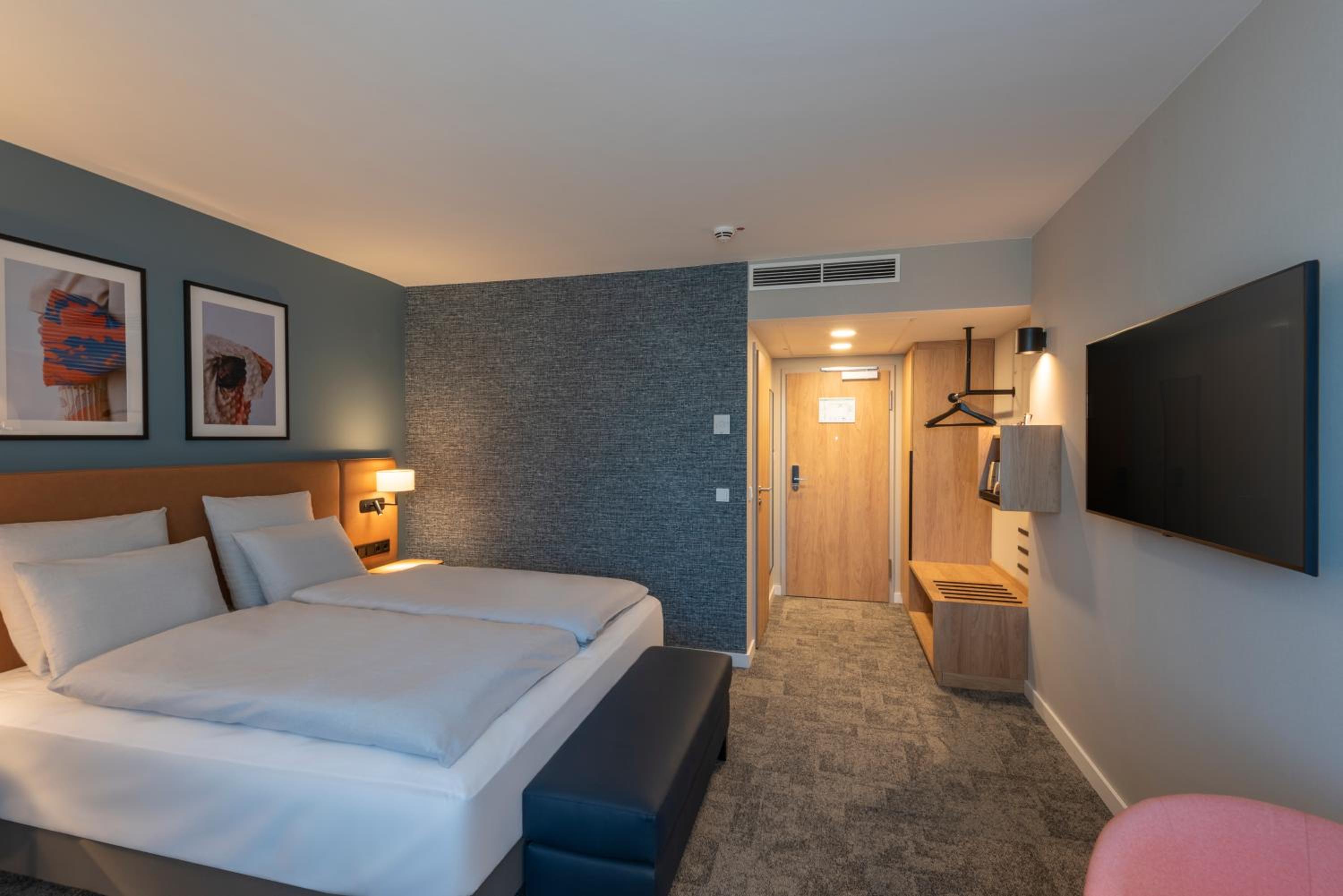 Superior King Room - Photo 9