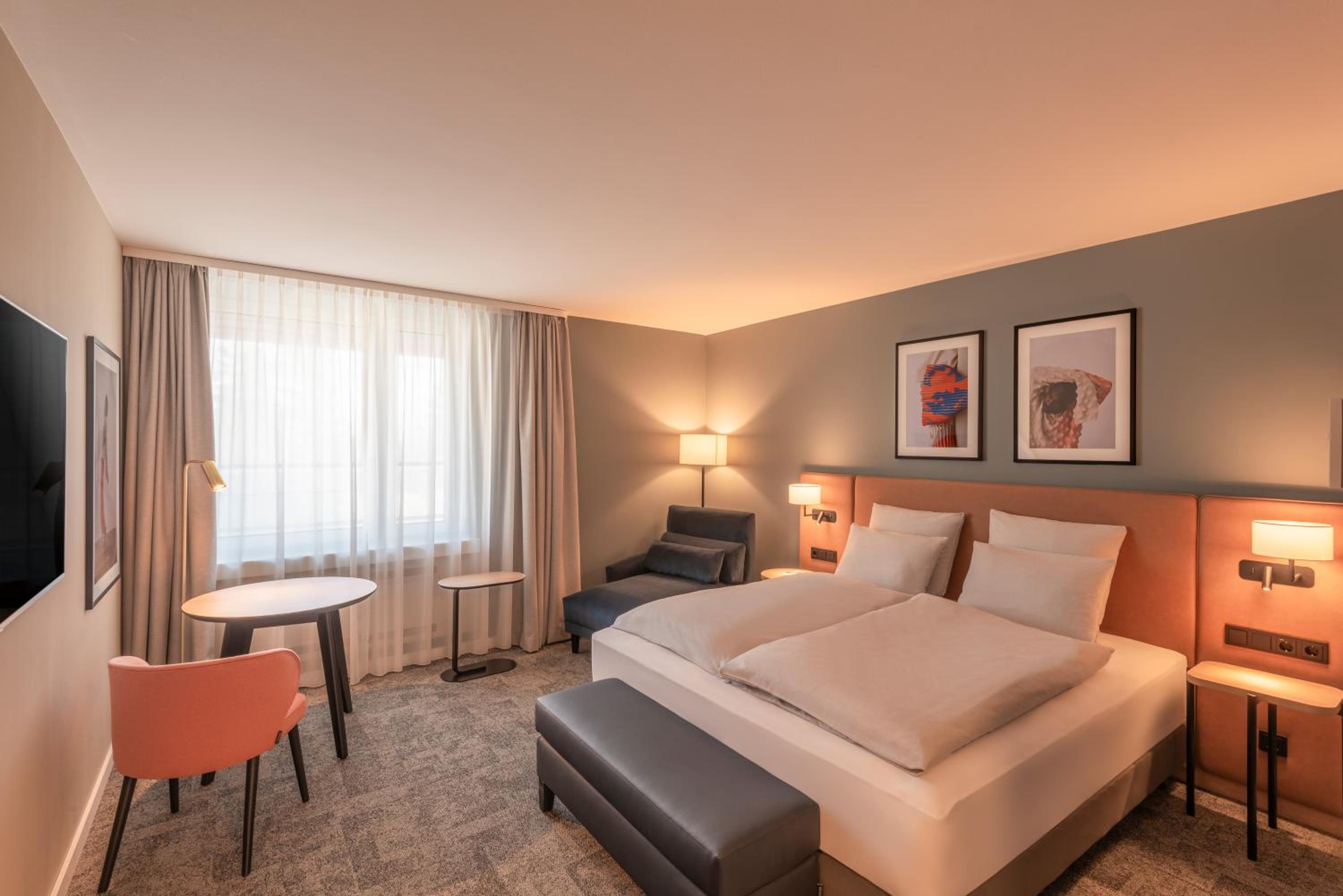 Superior King Room - Photo 7