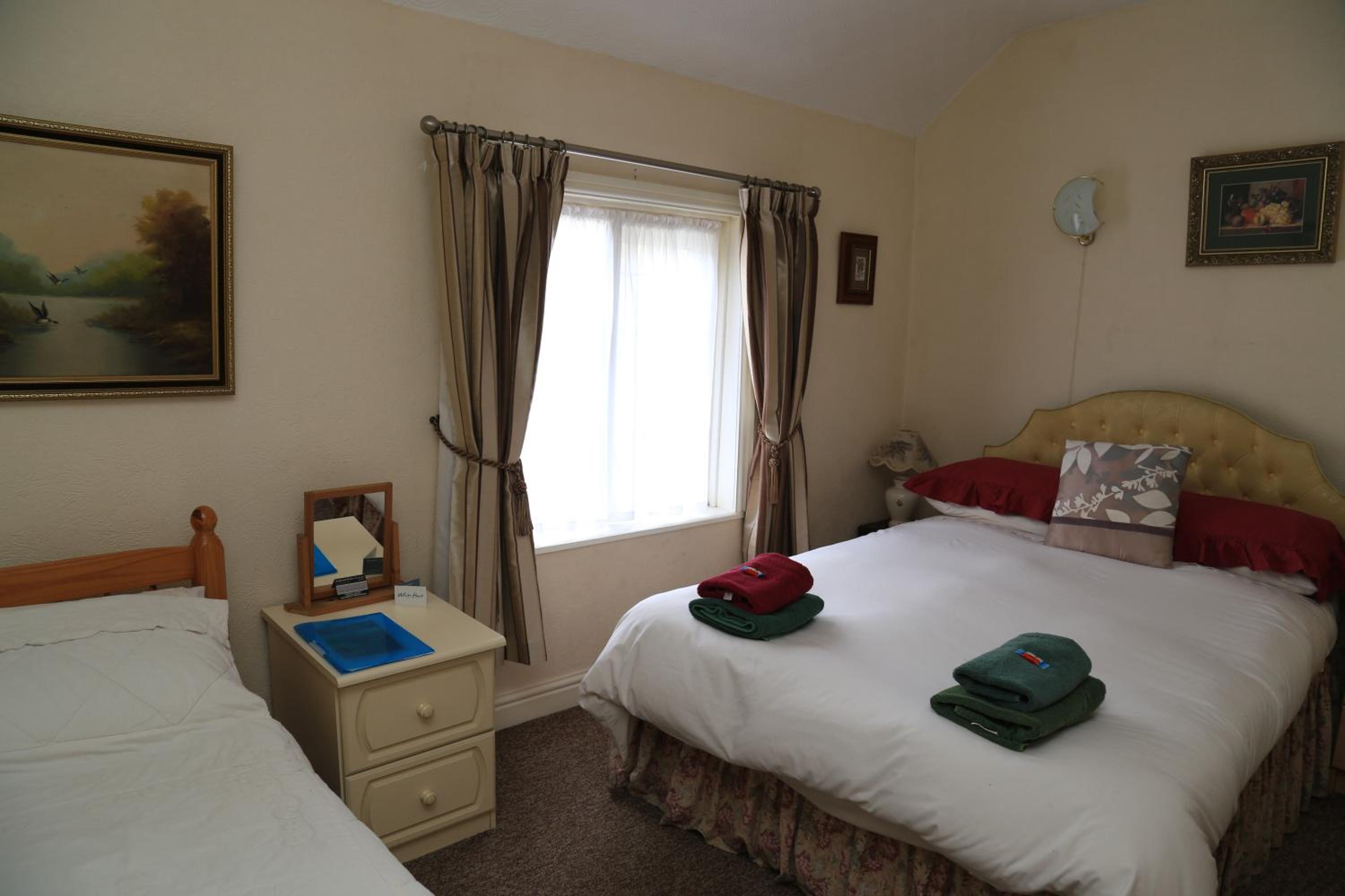 Deluxe Double Room with Shower