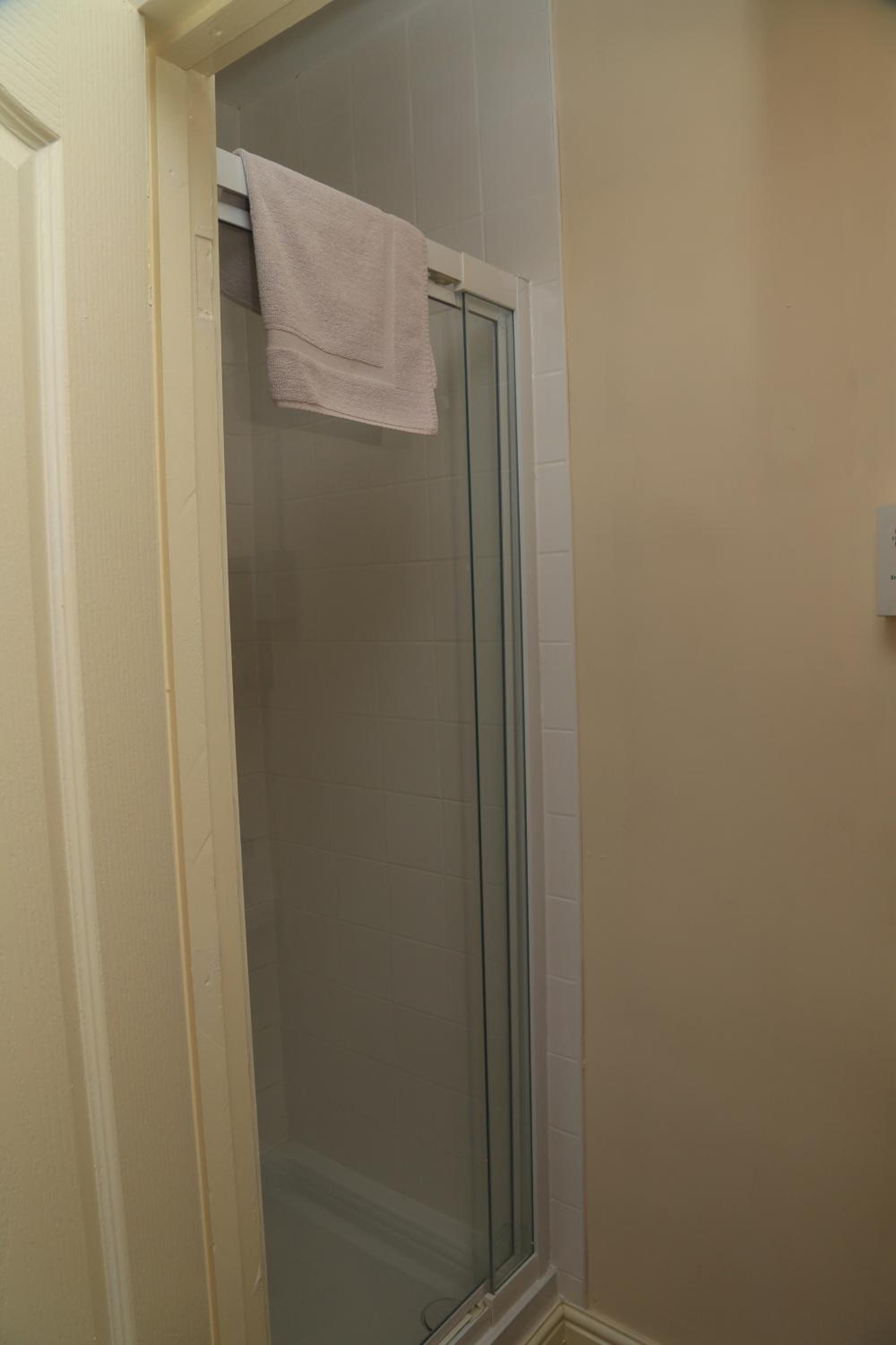 Deluxe Double Room with Shower photo 2