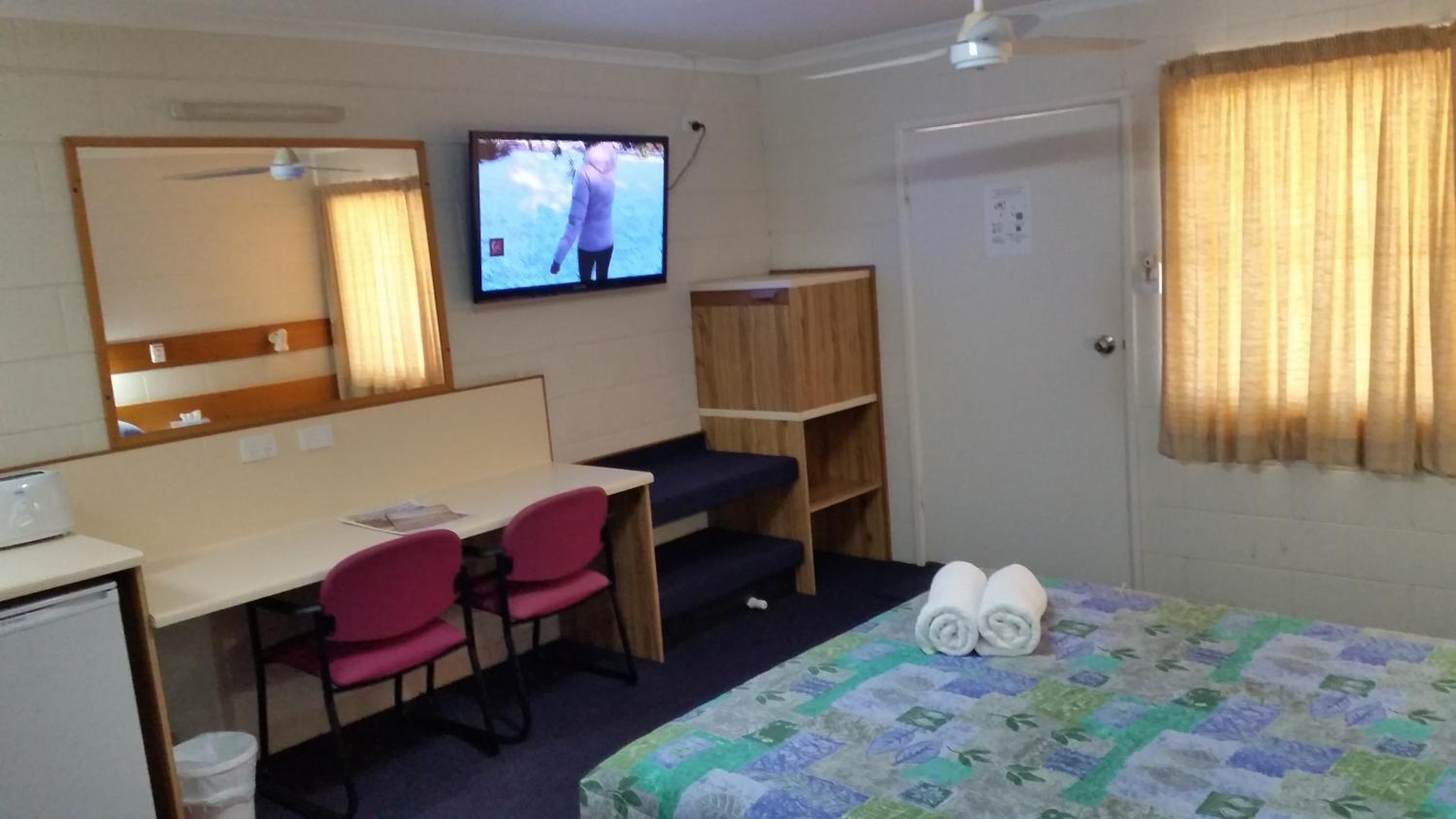 Queen Room photo 1