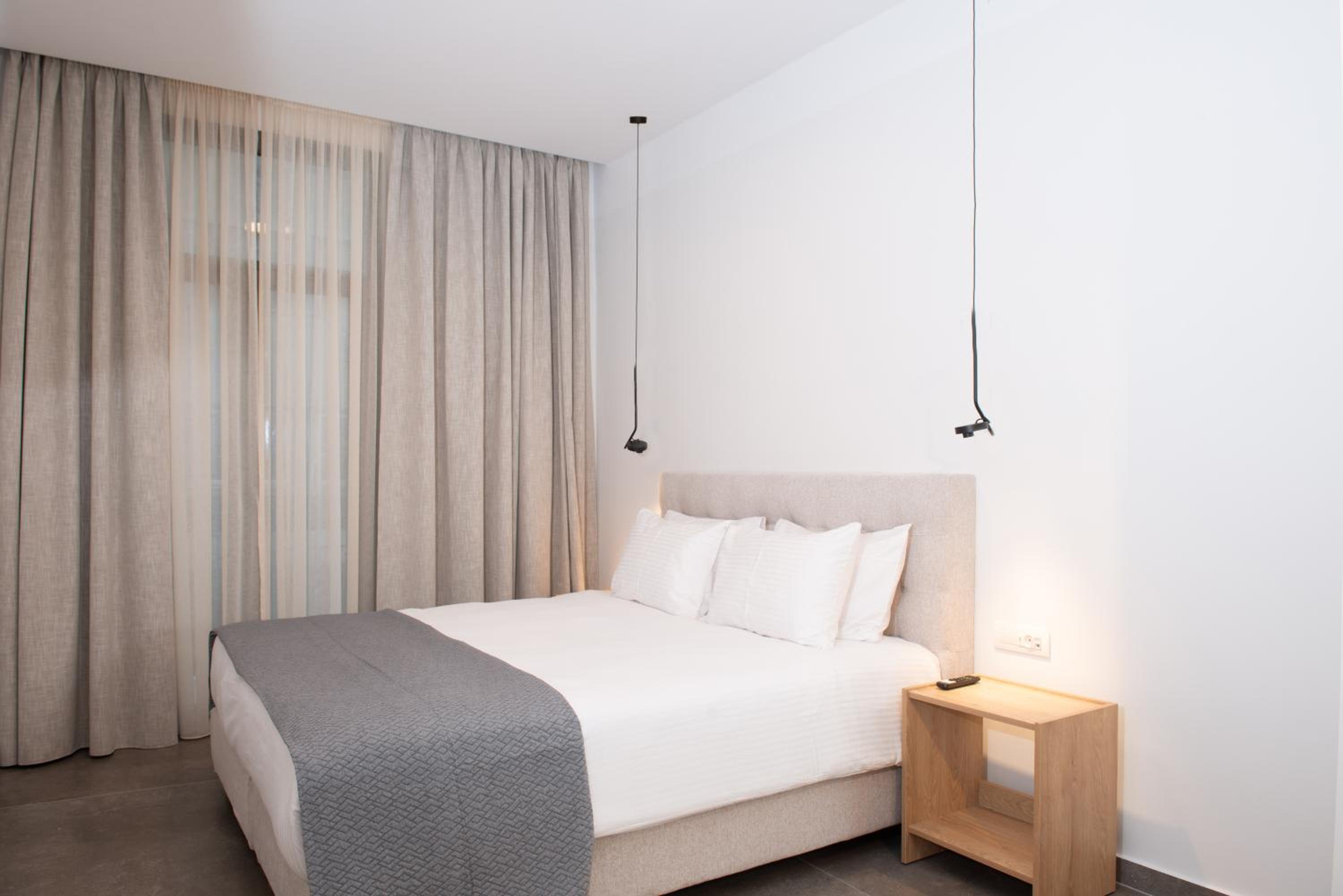 Deluxe King Suite