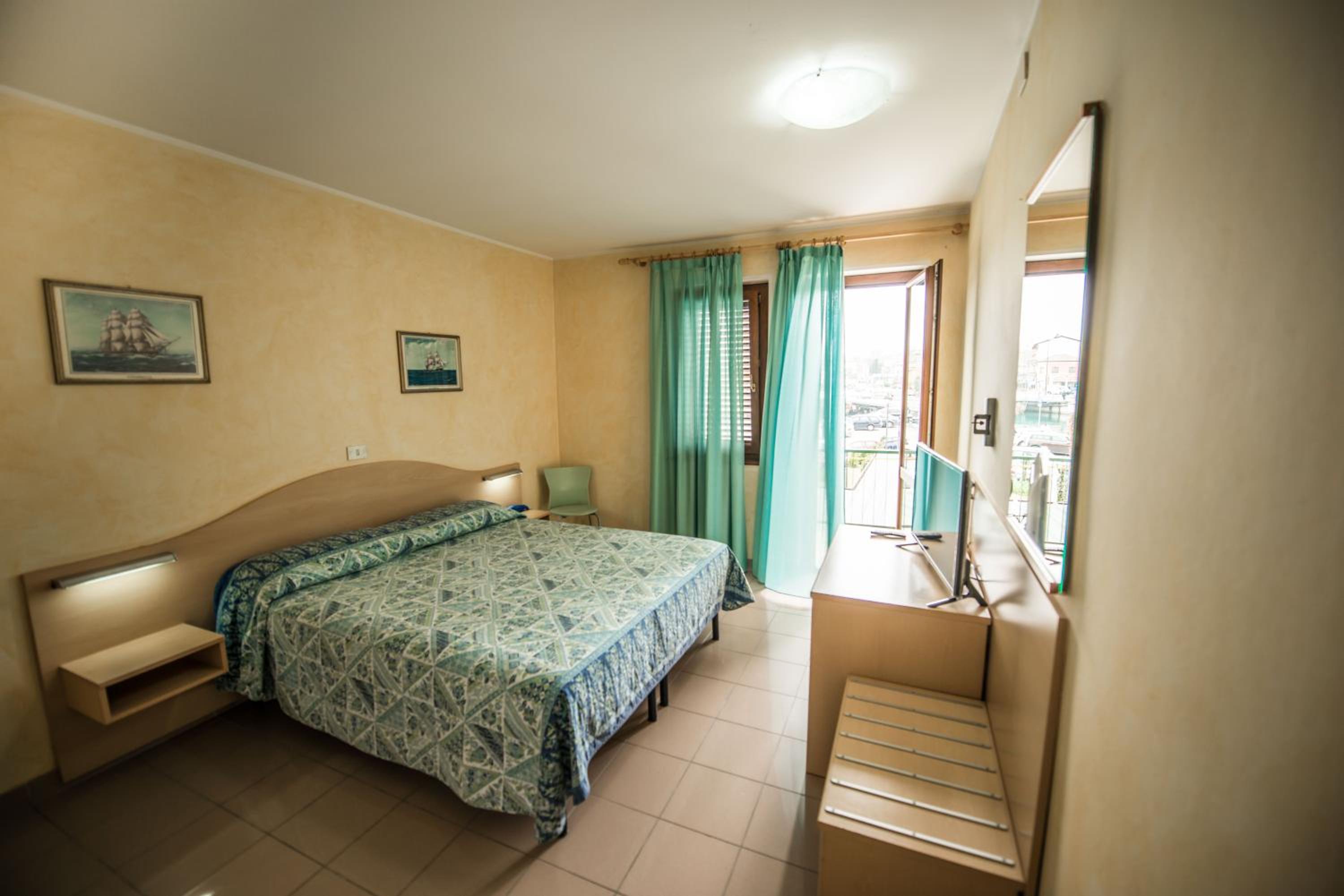 Double Room with Balcony photo 2