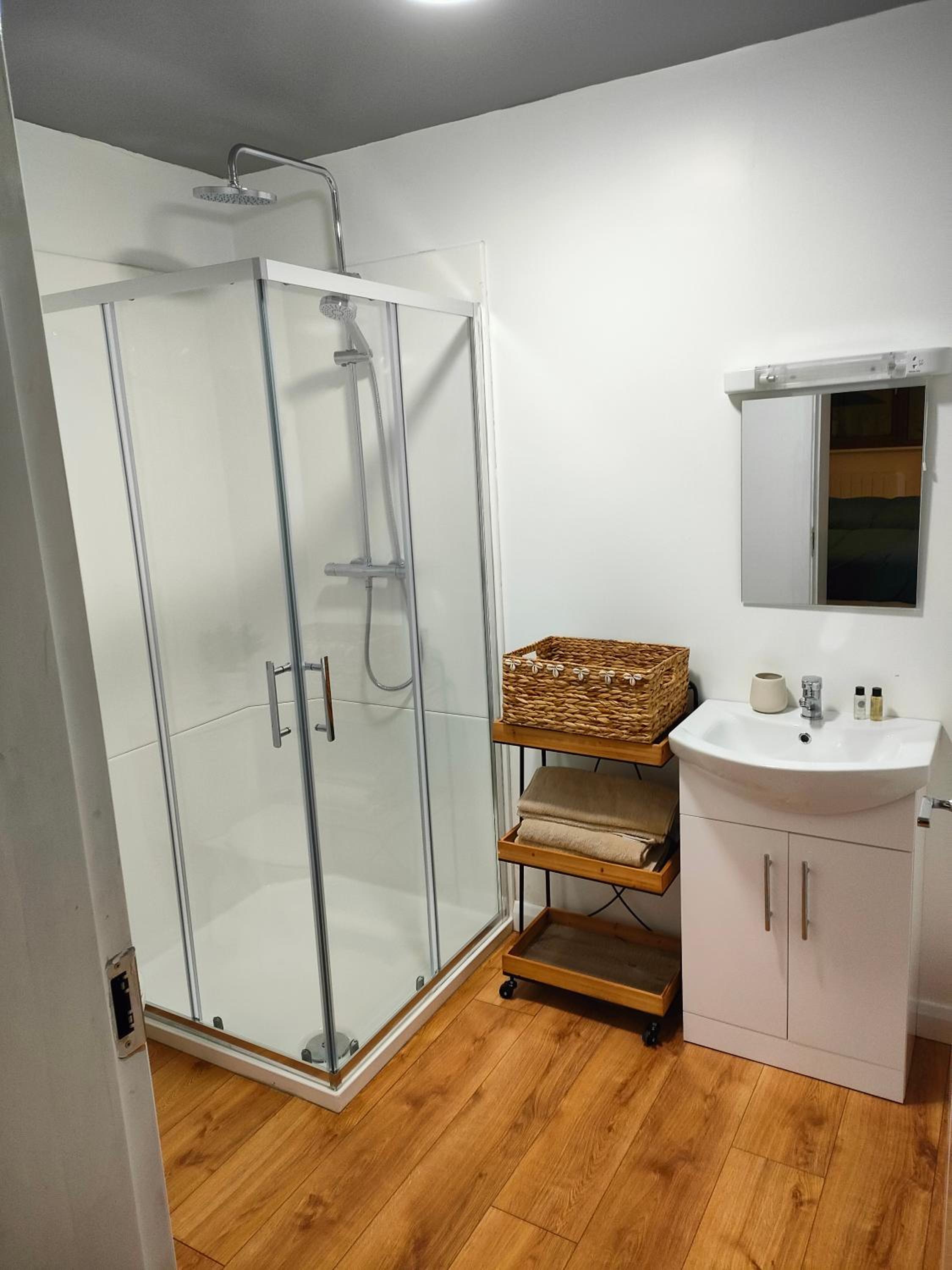 Apartment with Sea View - Photo 9
