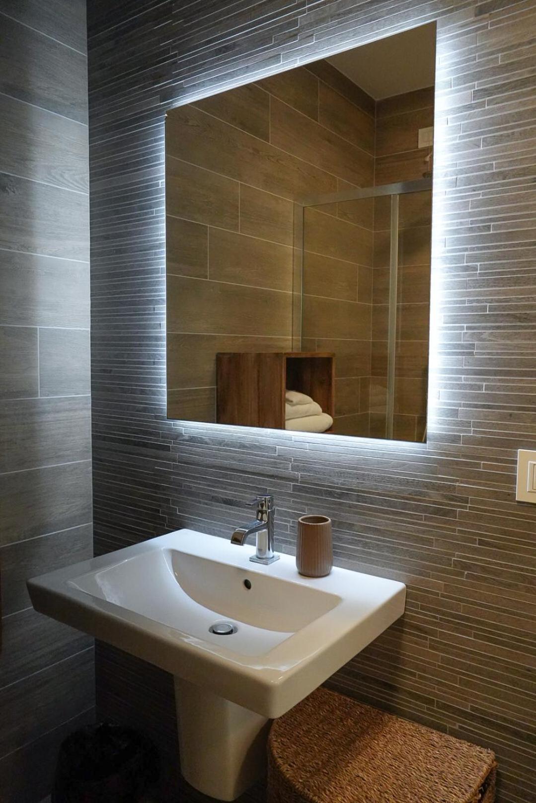 Deluxe One-Bedroom Apartment with Garden View photo 2