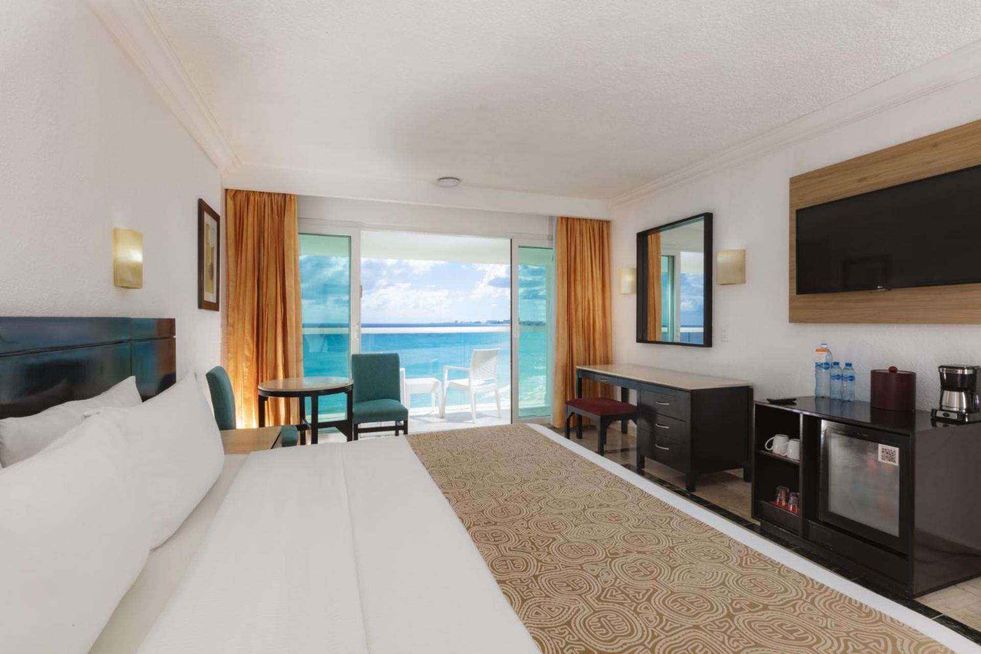 Deluxe King Room photo 3