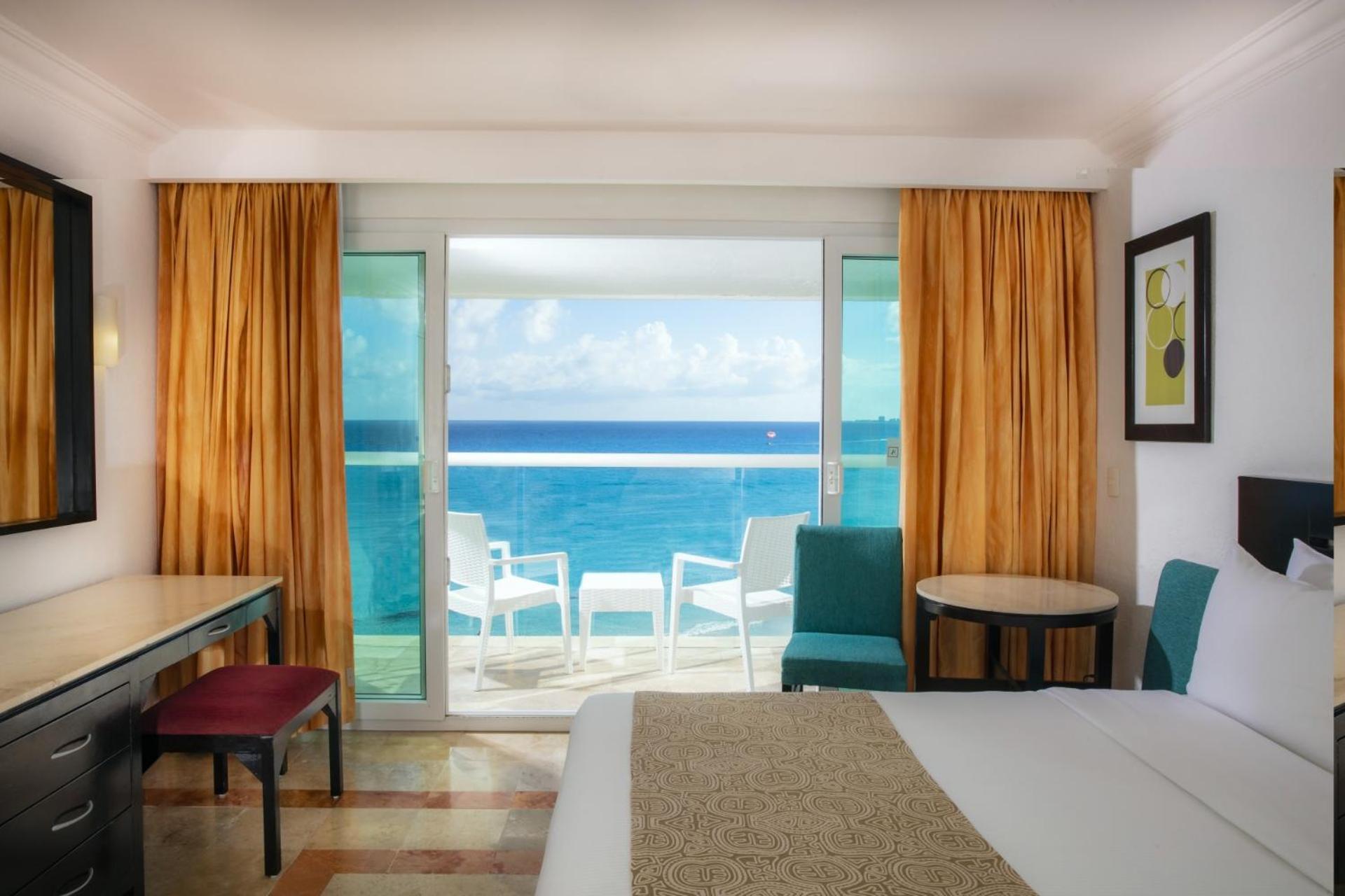Deluxe King Room photo 1